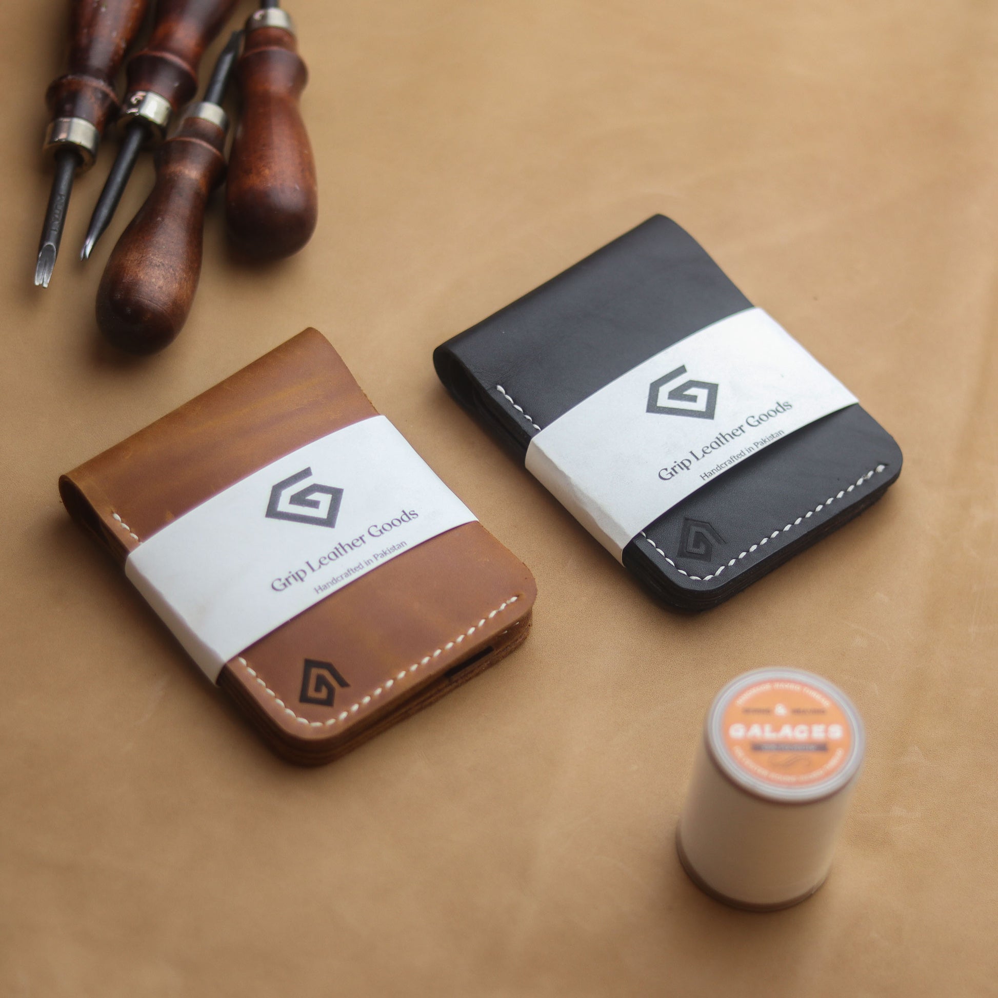 GROOM 2.0 LEATHER WALLET CAMEL RUST & BROWN - grip