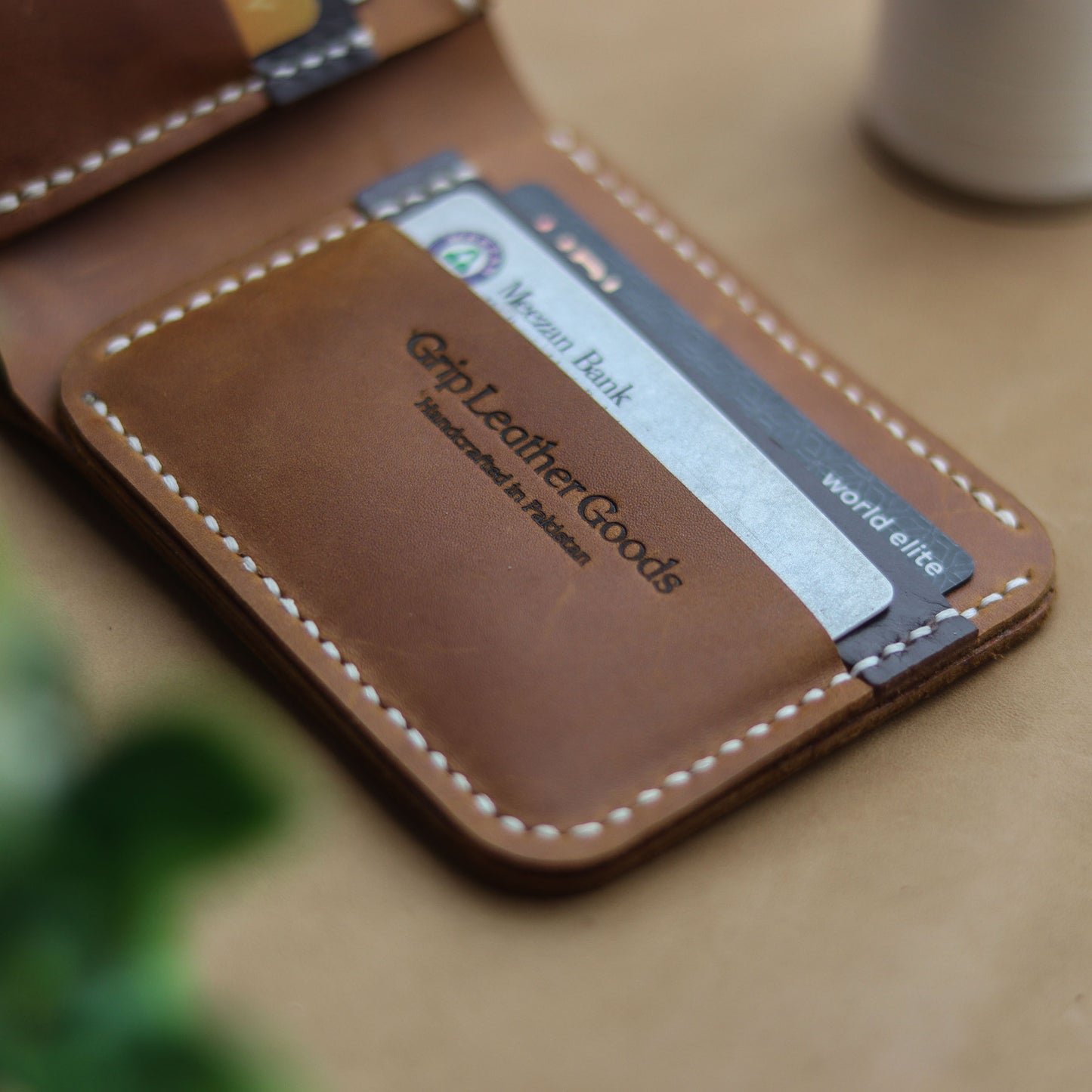 GROOM 2.0 LEATHER WALLET CAMEL RUST & BROWN - grip