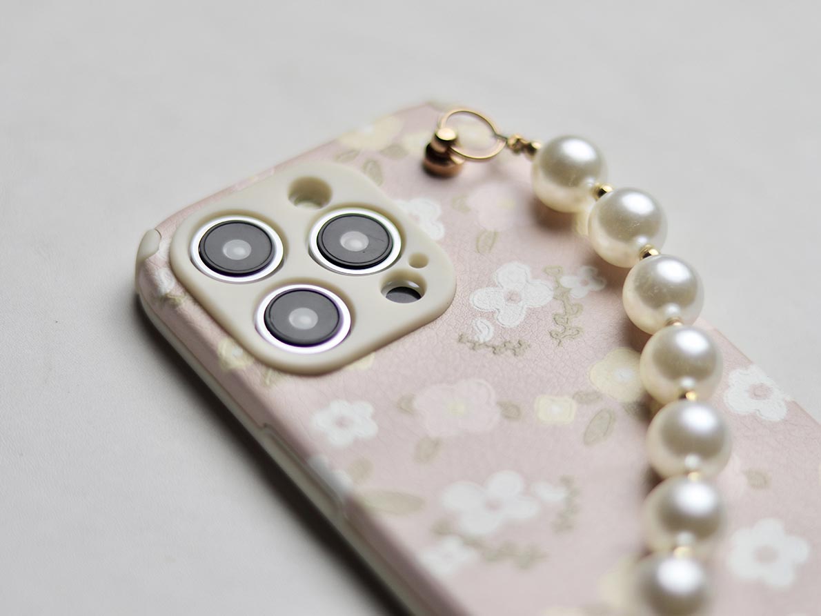 Pearl Chain Phone Case - grip