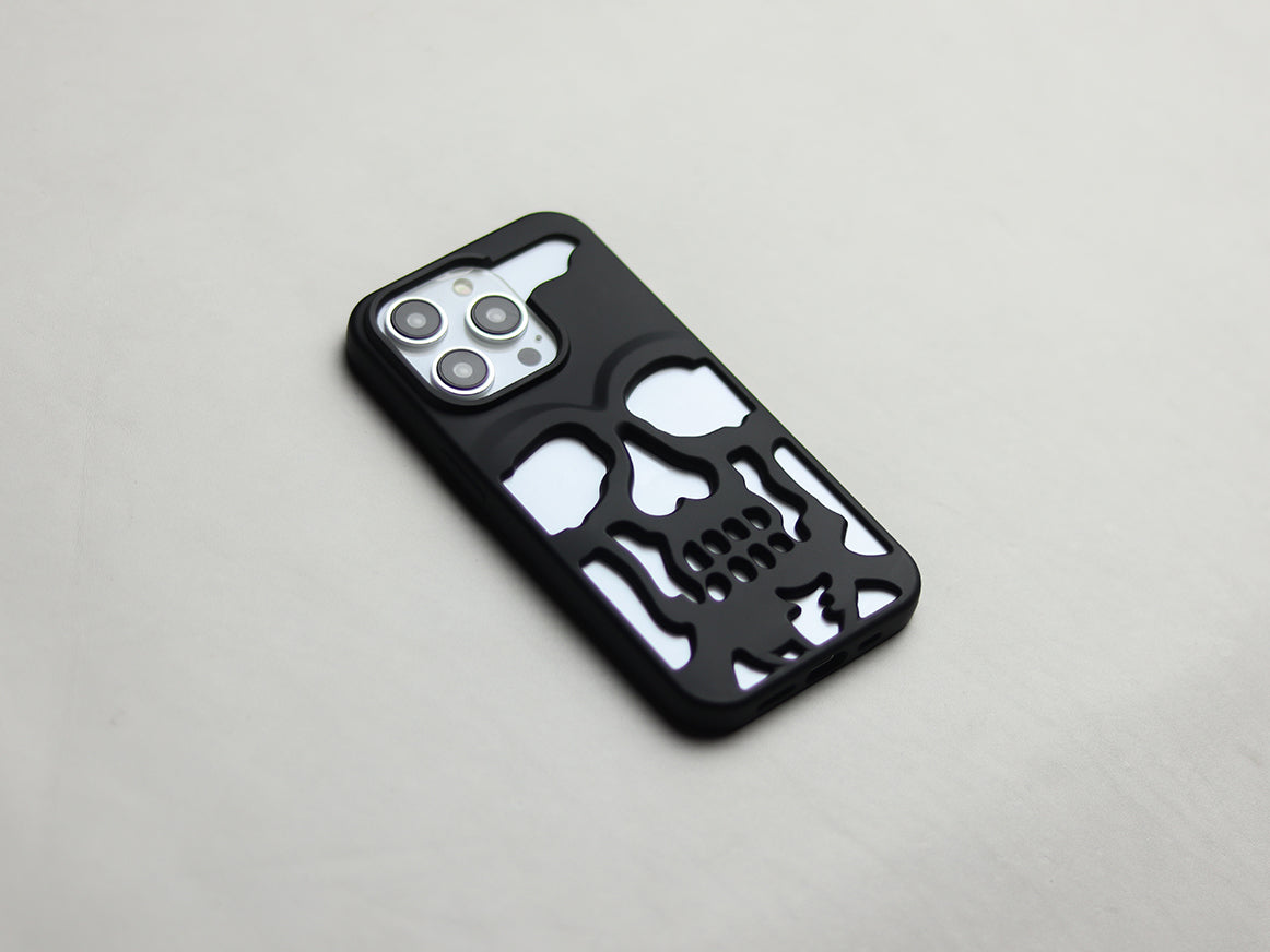 CREATIVE SKELETON HOLLOW PHONE CASE. - grip