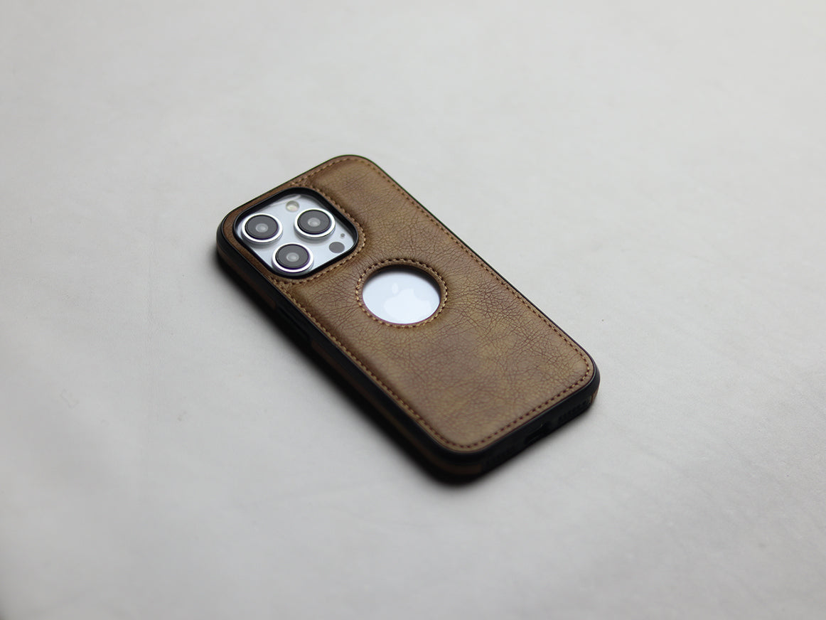 LEATHER PHONE CASE. - grip