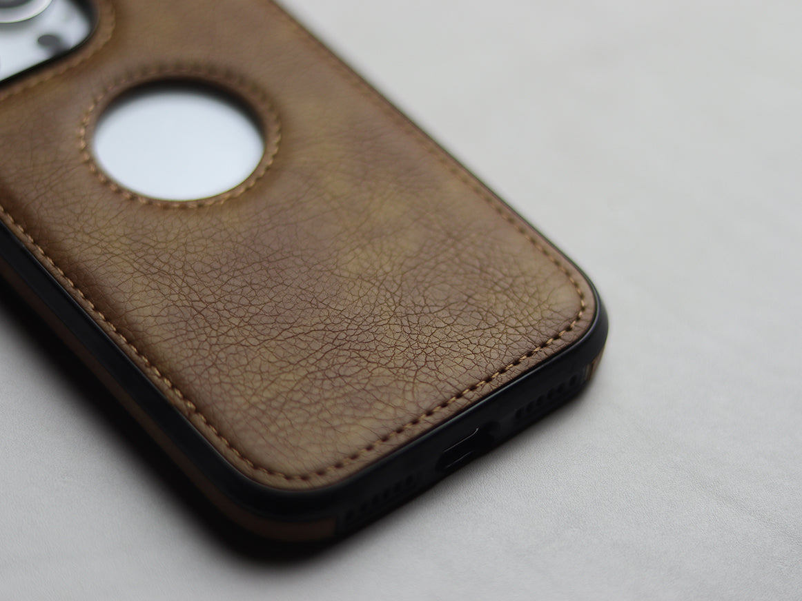 LEATHER PHONE CASE. - grip