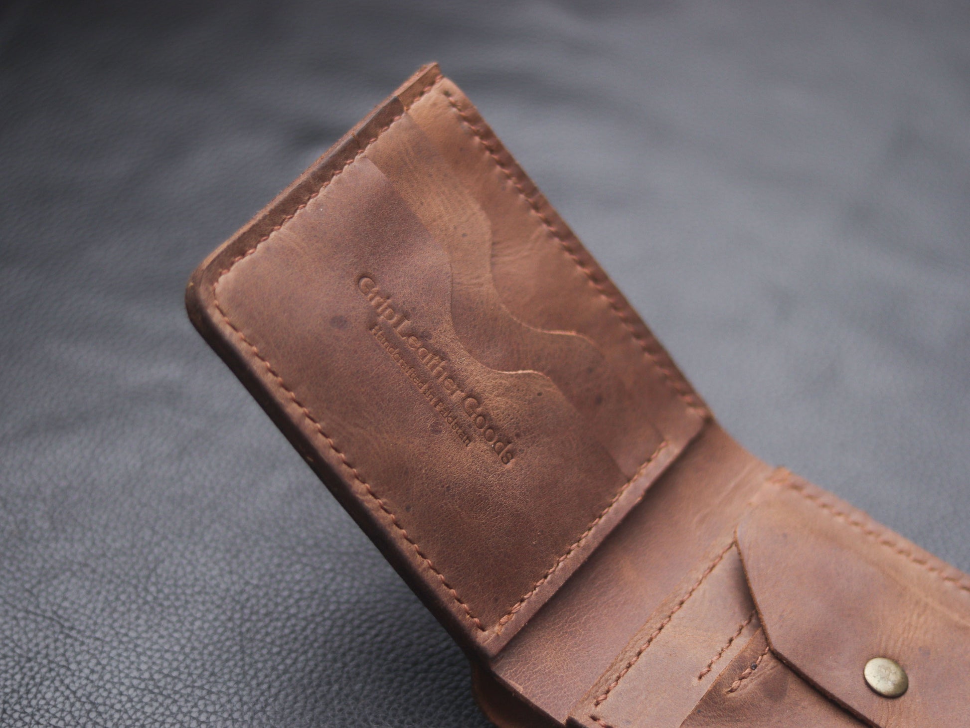 "FORMAL" BI-FOLD WALLET  COFFEE BROWN - grip