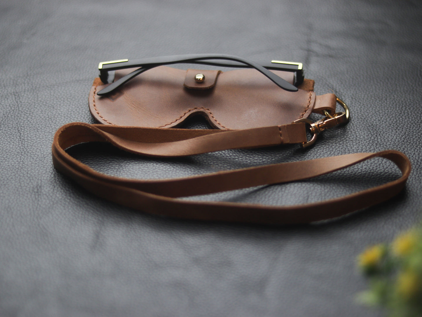 MINIMAL SUNGLASSES CASE  COFFEE BROWN 01