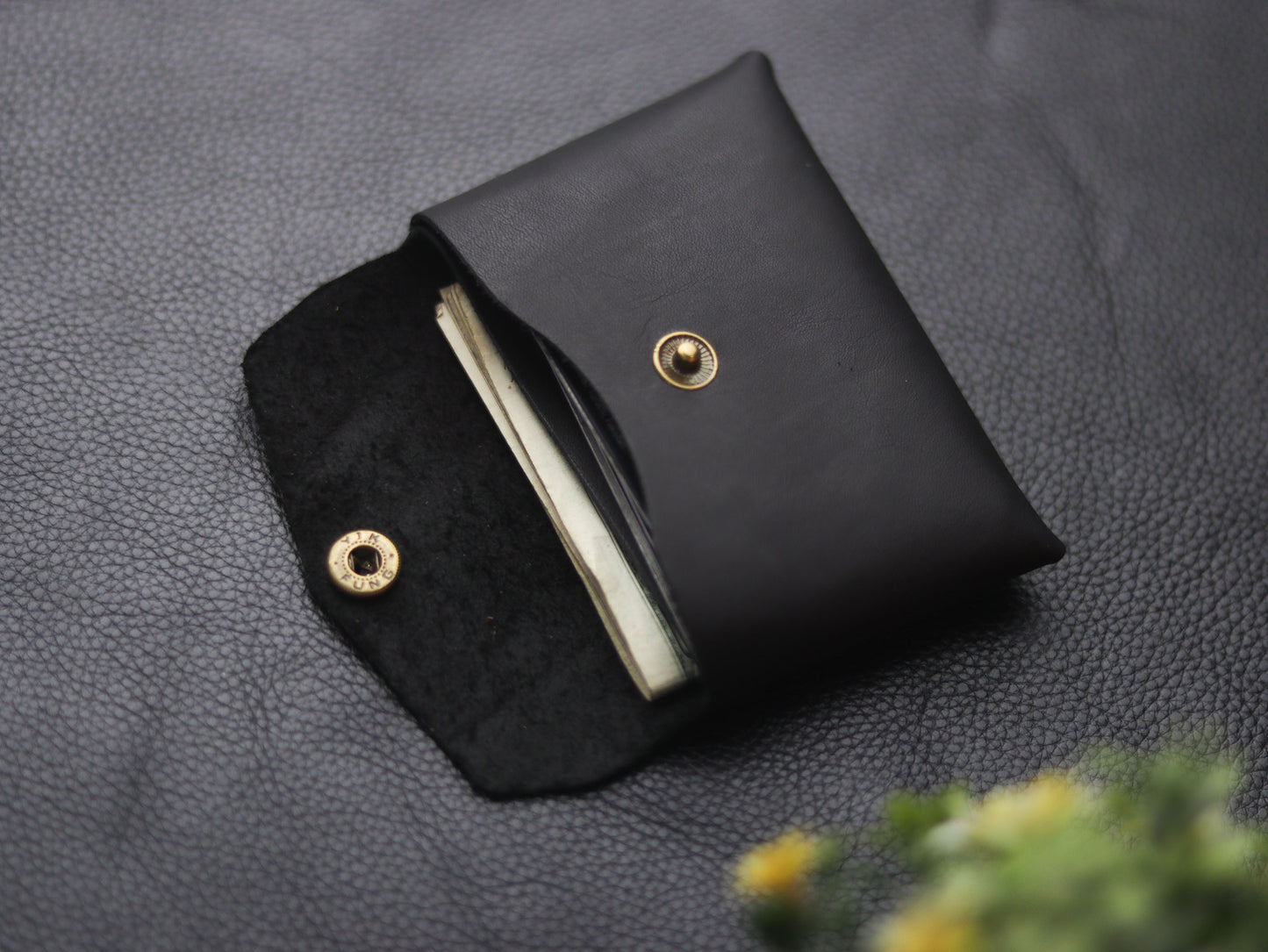 Stitchless minimalist Leather wallet & cardholder Ebony black