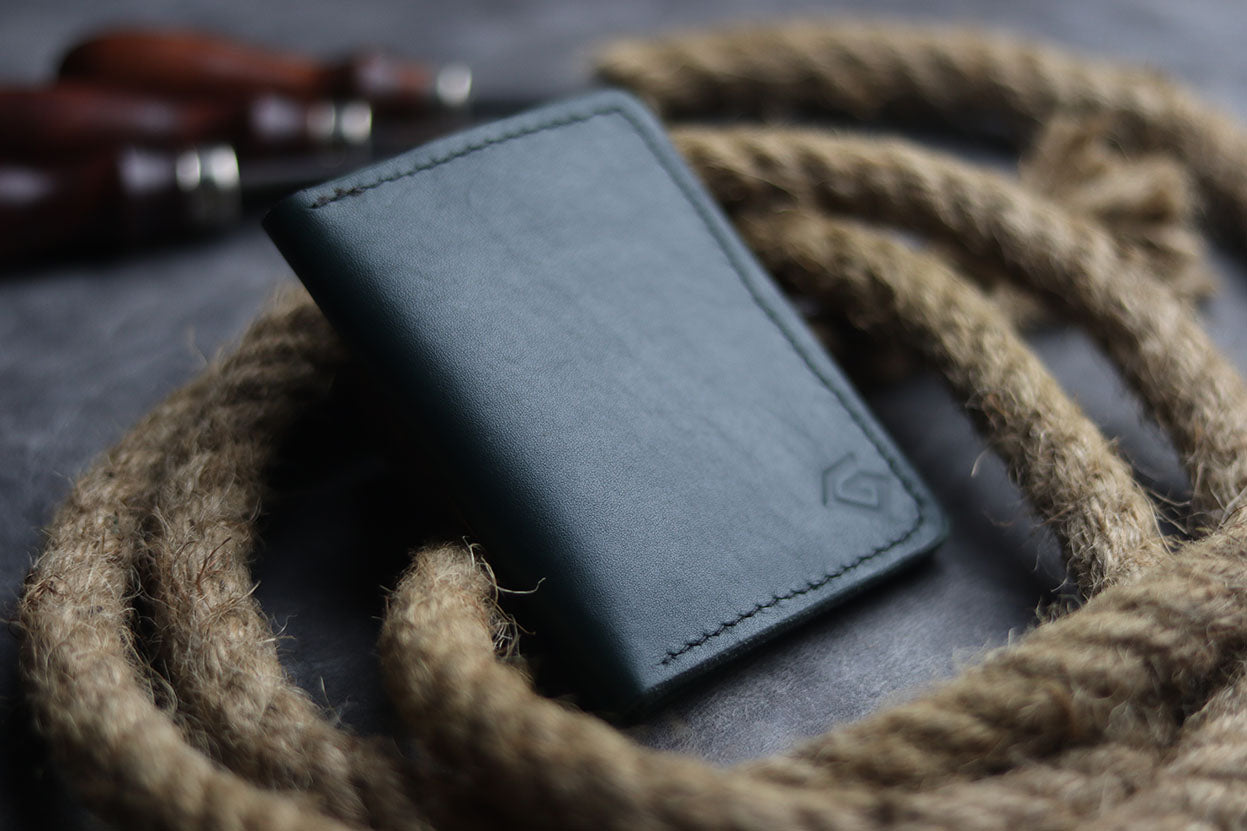 BCH-01 BI-FOLD CARD HOLDER - CARTLETON GREEN - grip