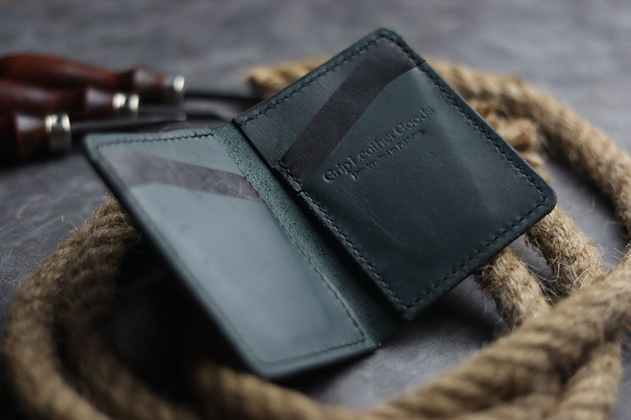 BCH-01 BI-FOLD CARD HOLDER - CARTLETON GREEN - grip