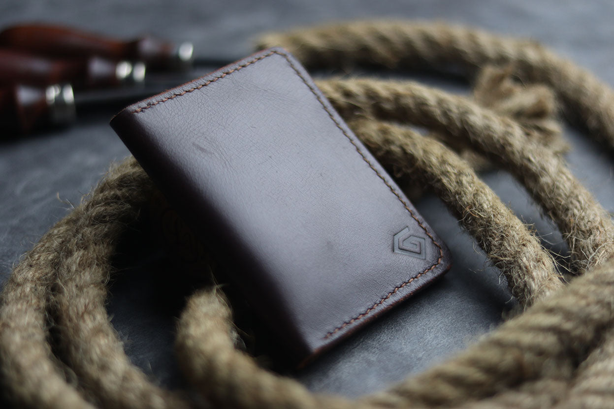 BCH-01 BI-FOLD CARD HOLDER - COGNAC BROWN - grip