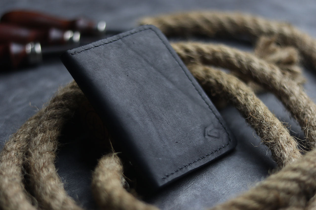 BCH-01 BI-FOLD CARD HOLDER - CHARCOAL BLACK - grip