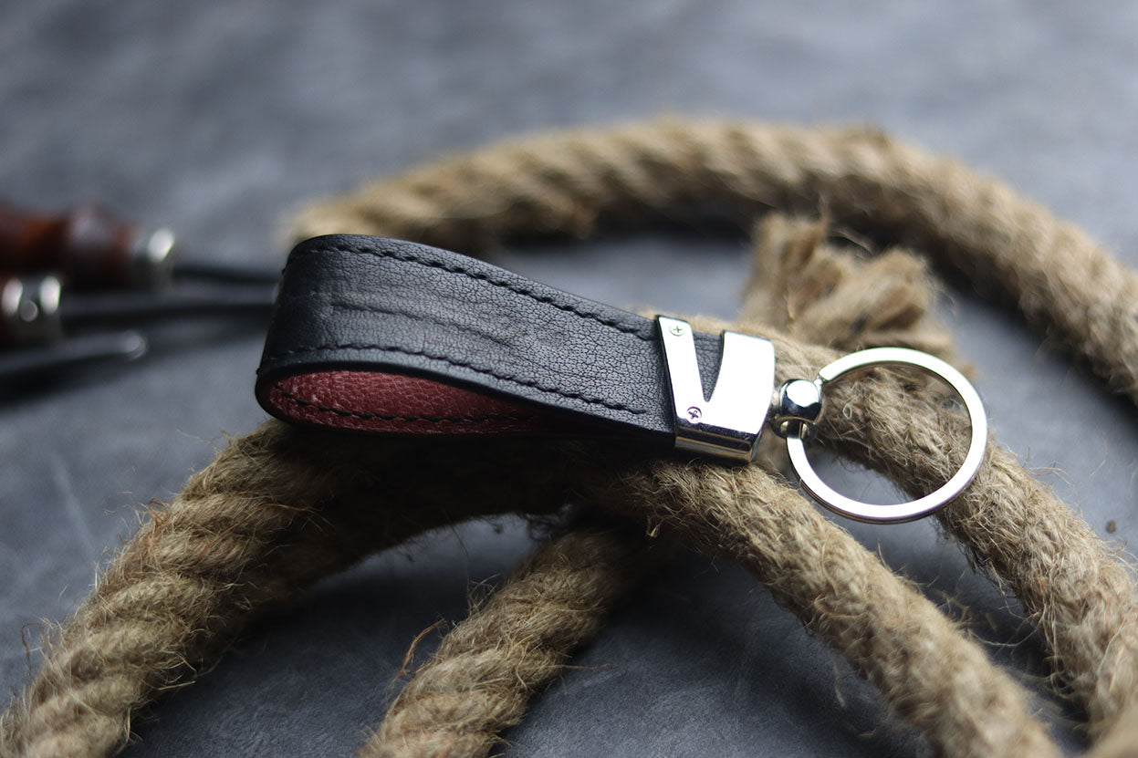 LW-01 Leather Keychain-CHARCOAL BLACK - grip