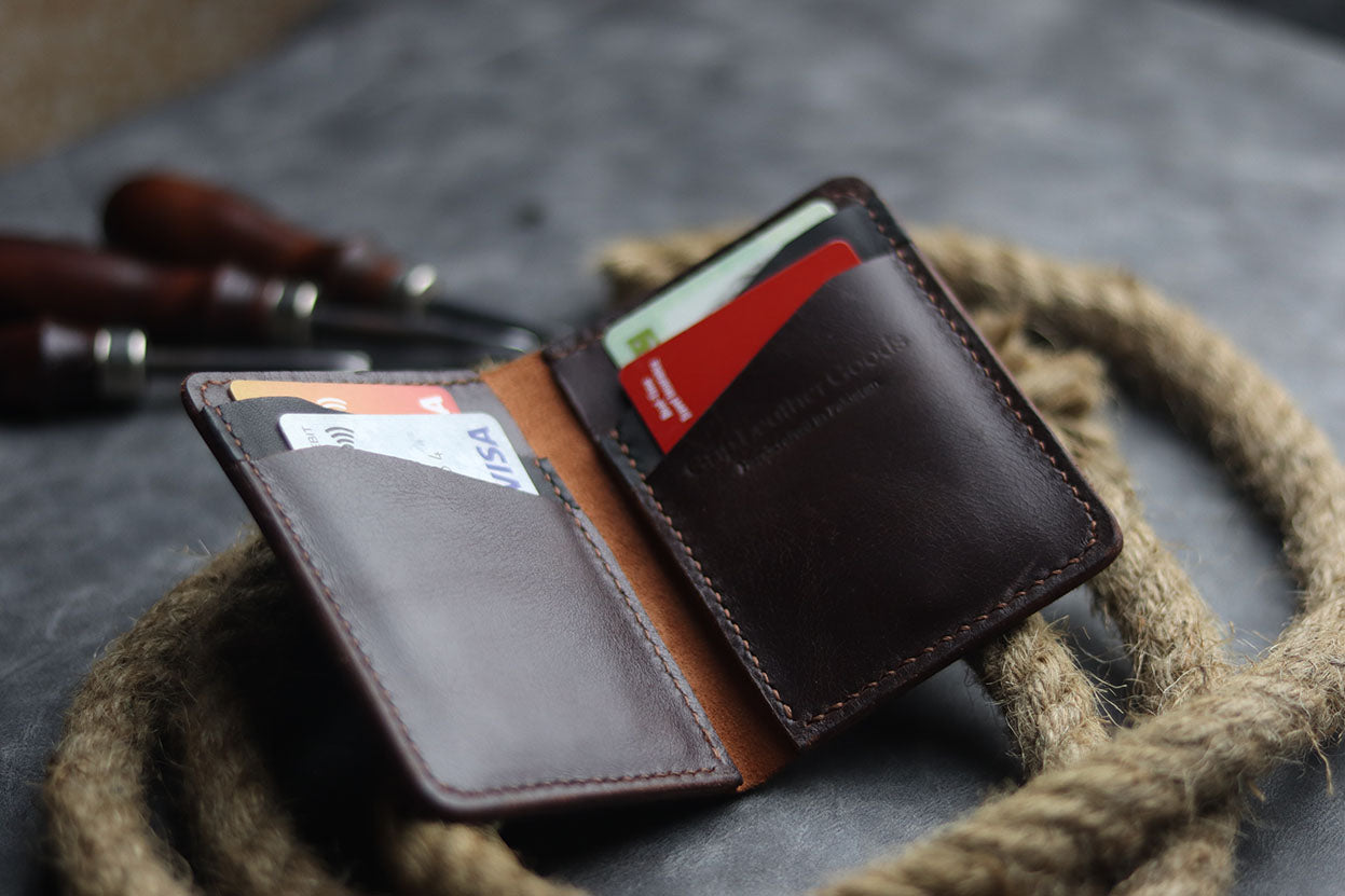 BCH-01 BI-FOLD CARD HOLDER - COGNAC BROWN - grip