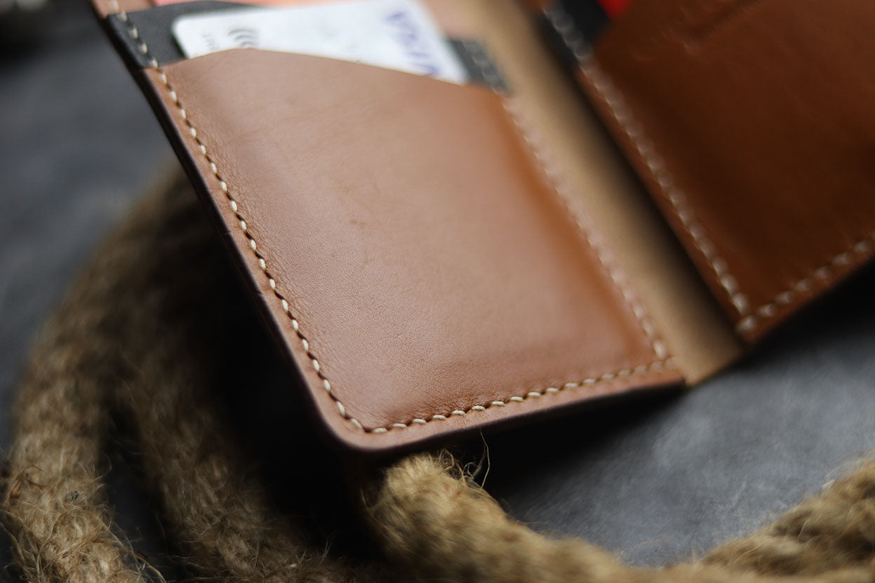 BCH-01 BIFOLD CARD HOLDER - TAN BROWN - grip