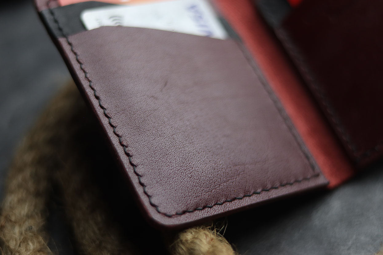 BCH-01 BI-FOLD CARD HOLDER - MERLOT BURGUNDY - grip