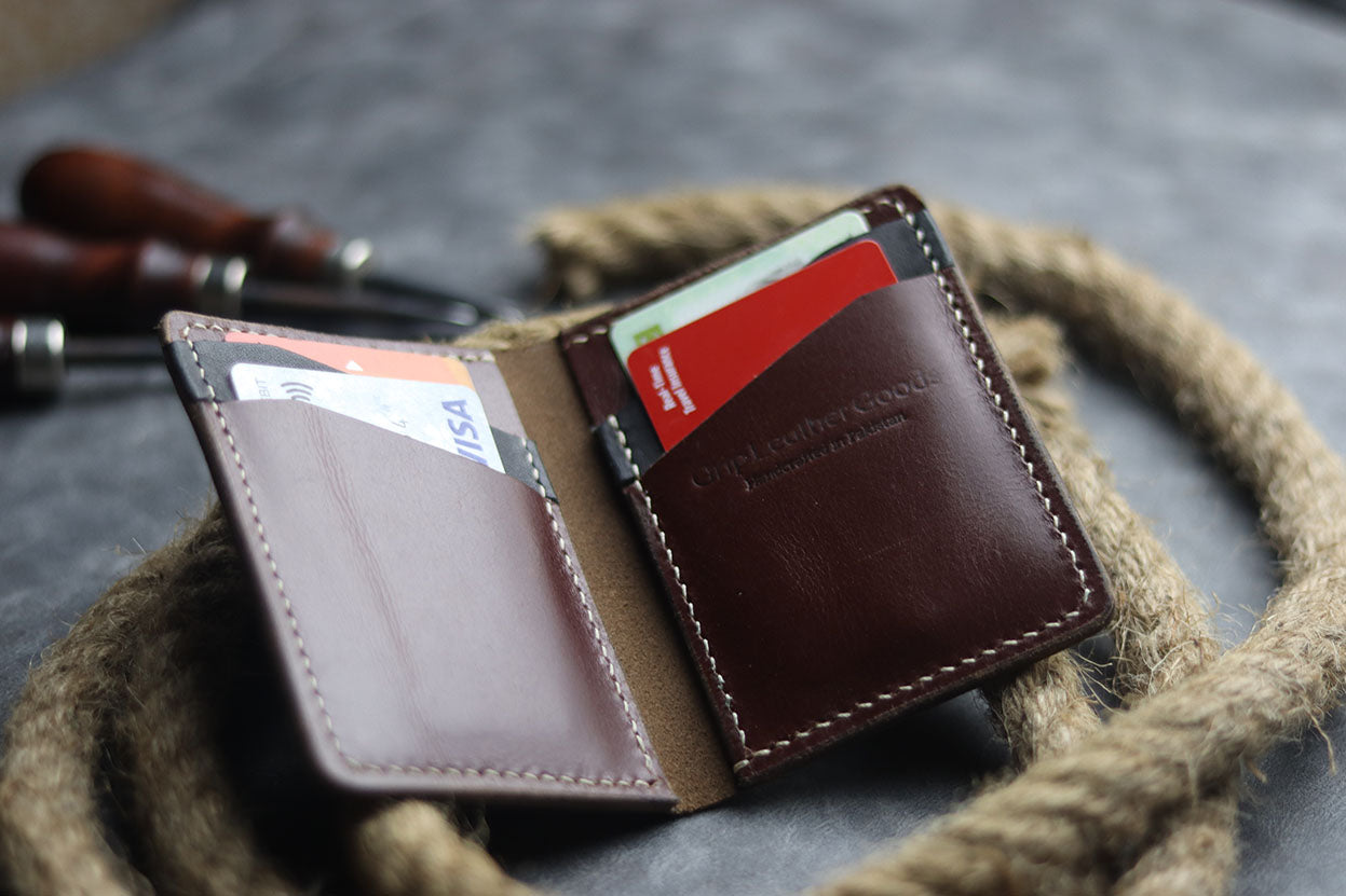 BCH-01 BI-FOLD CARD HOLDER - WALNUT BROWN HUSK - grip