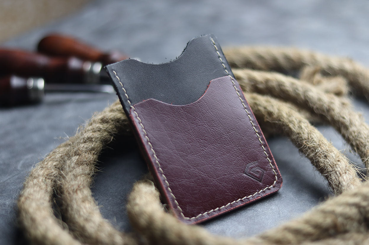 MW-02 MINIMAL VERTICAL CARD HOLDER - MERLOT BURGUNDY - grip