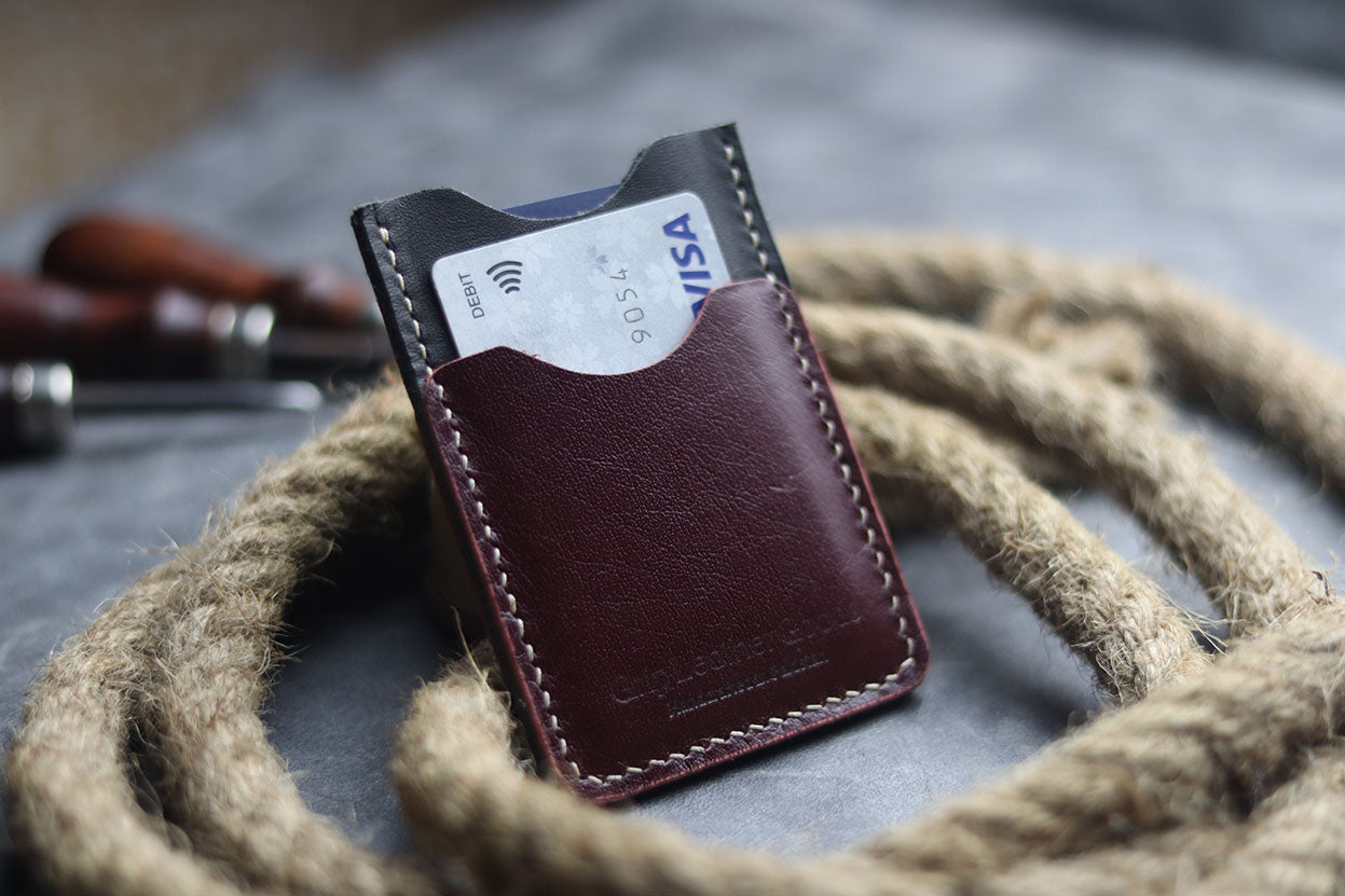 MW-02 MINIMAL VERTICAL CARD HOLDER - MERLOT BURGUNDY - grip