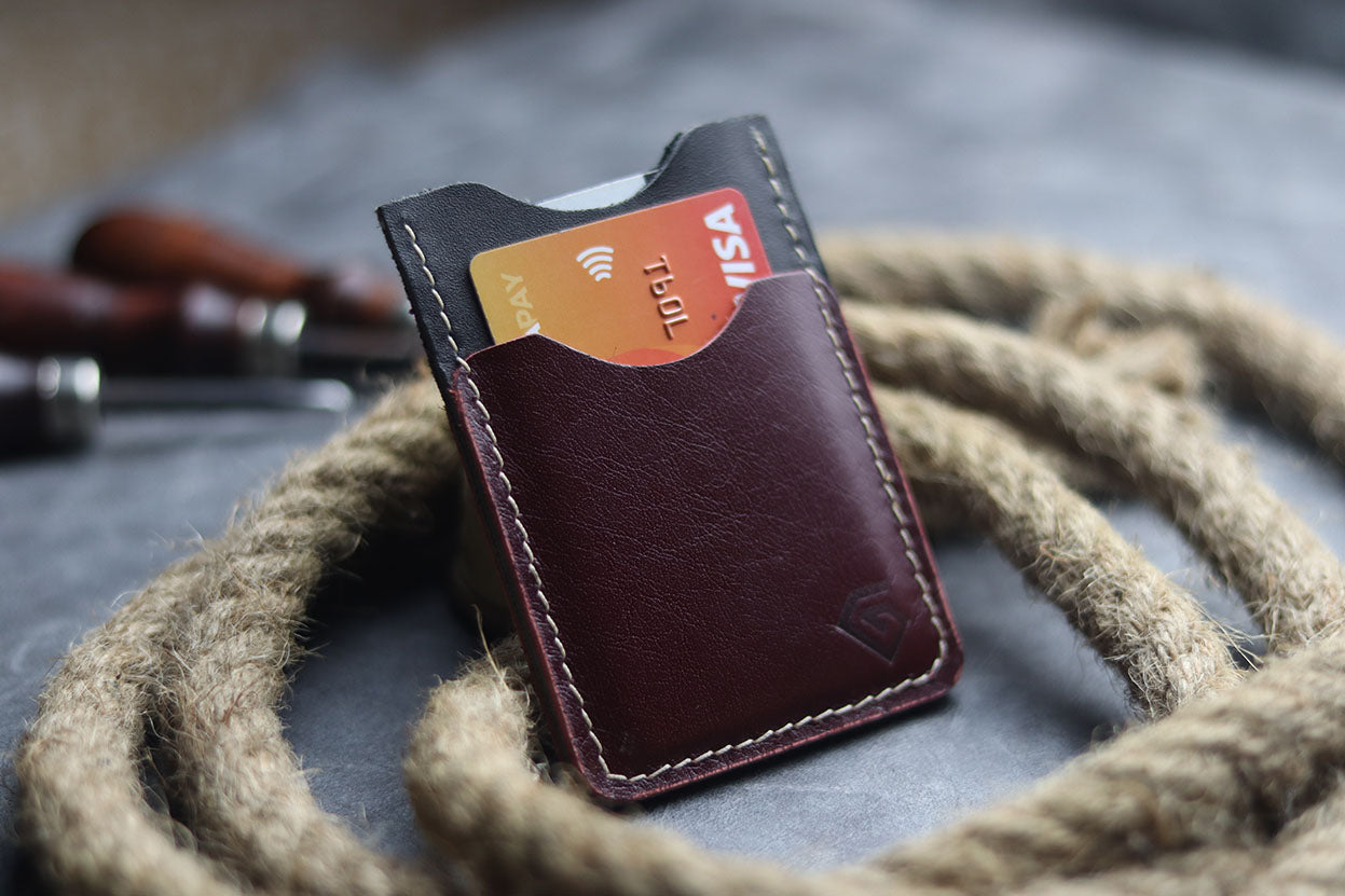 MW-02 MINIMAL VERTICAL CARD HOLDER - MERLOT BURGUNDY - grip