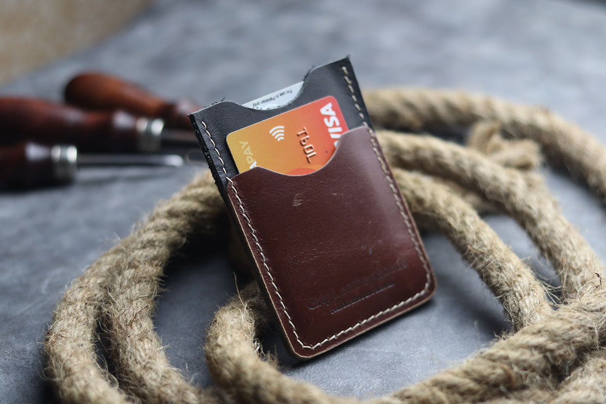 MW-02 MINIMAL WALLET-WALNUT HUSK BROWN - grip