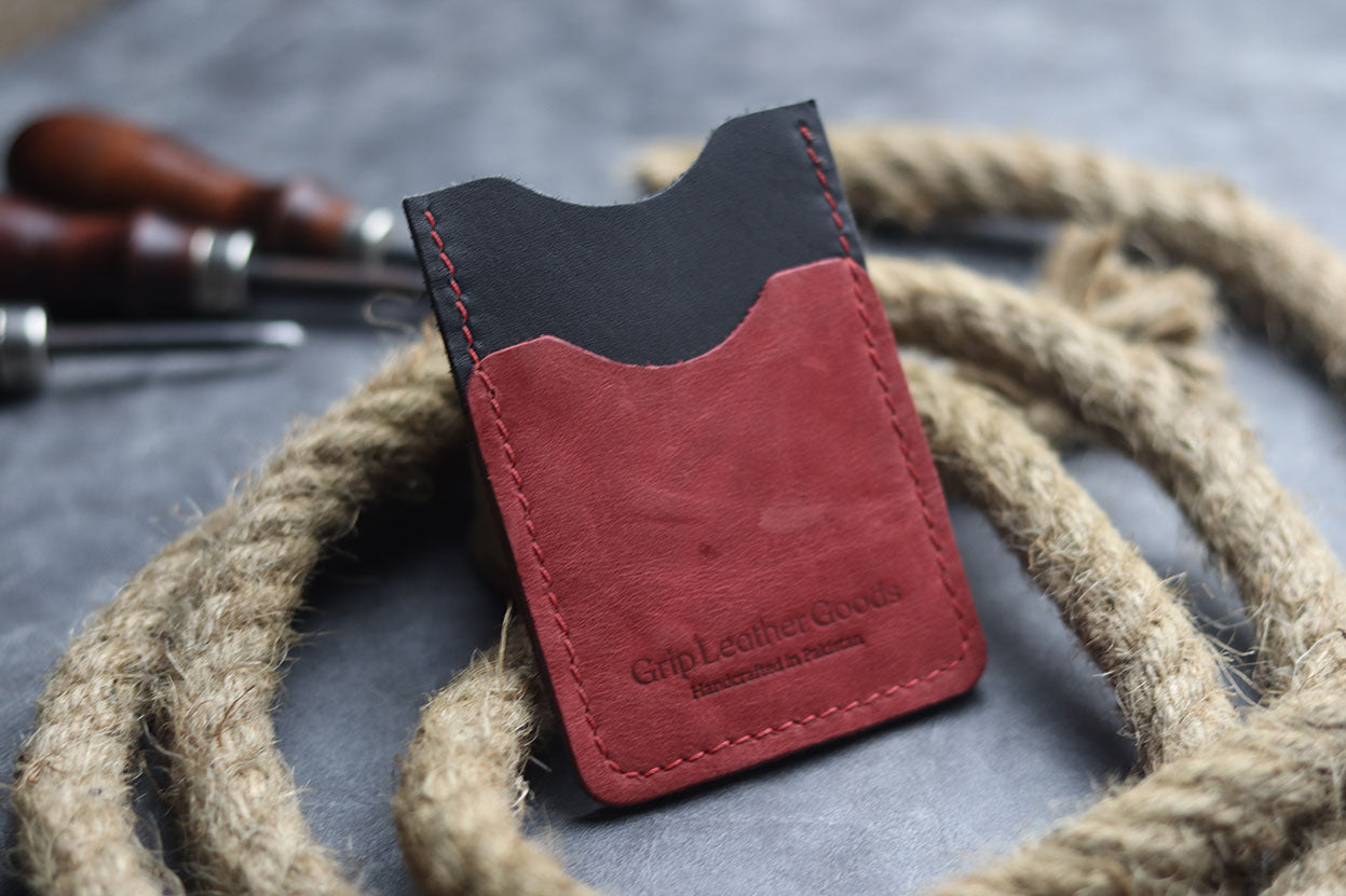 MW-02 VERTICAL CARD HOLDER - CORAL RED - grip