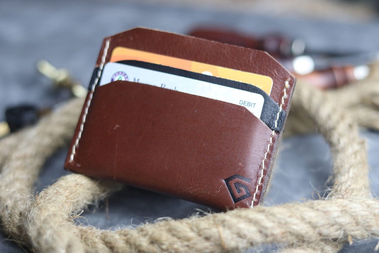 MW-01 MIMIMAL CARD HOLDER WALNUT HUSK BROWN - grip