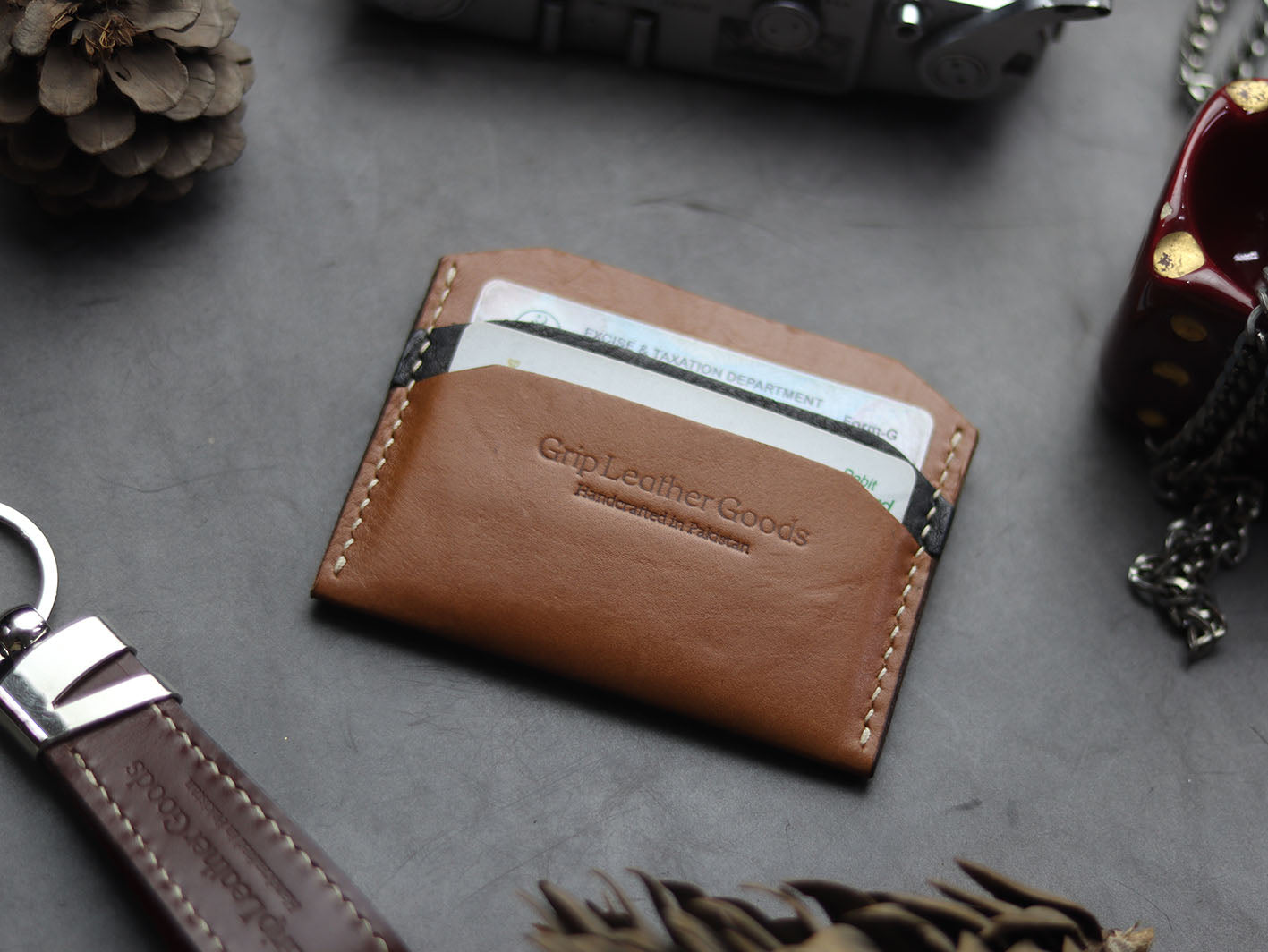 MW-01 MINIMAL CARD HOLDER TANE BROWN - grip