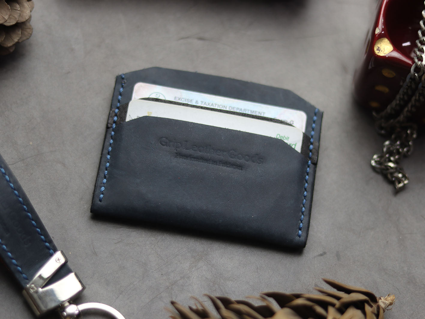 MW-01MIMIMAL CARD HOLDER - NAVY BLUE - grip