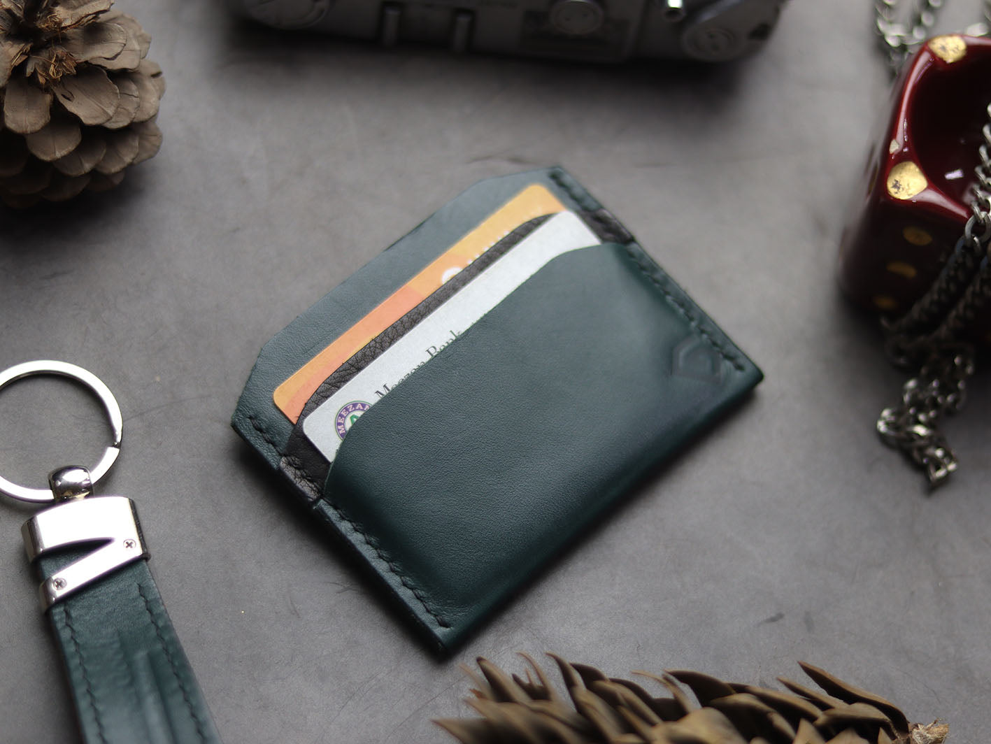 MW-01MIMIMAL CARD HOLDER - CARTLETON GREEN - grip