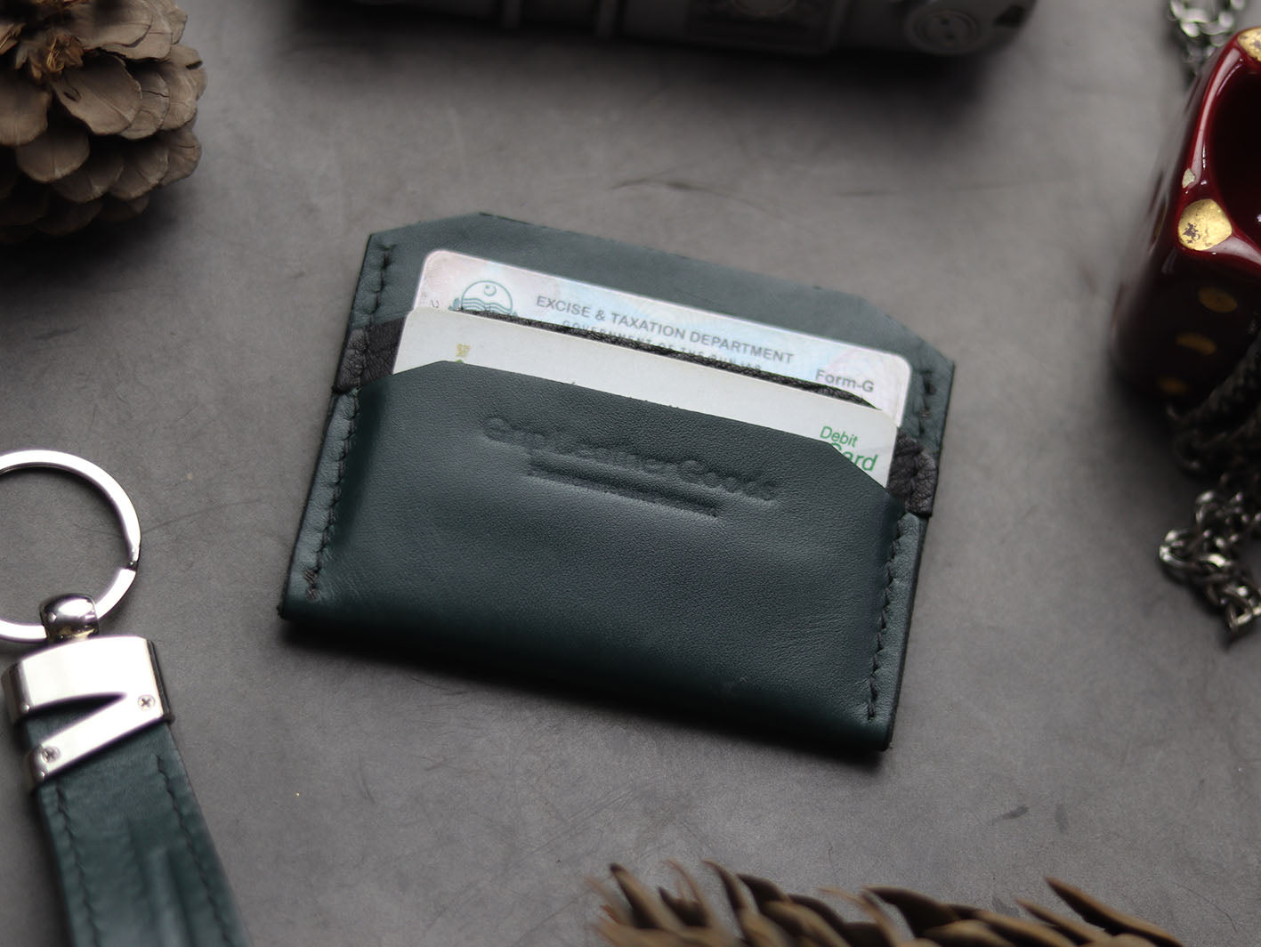 MW-01MIMIMAL CARD HOLDER - CARTLETON GREEN - grip