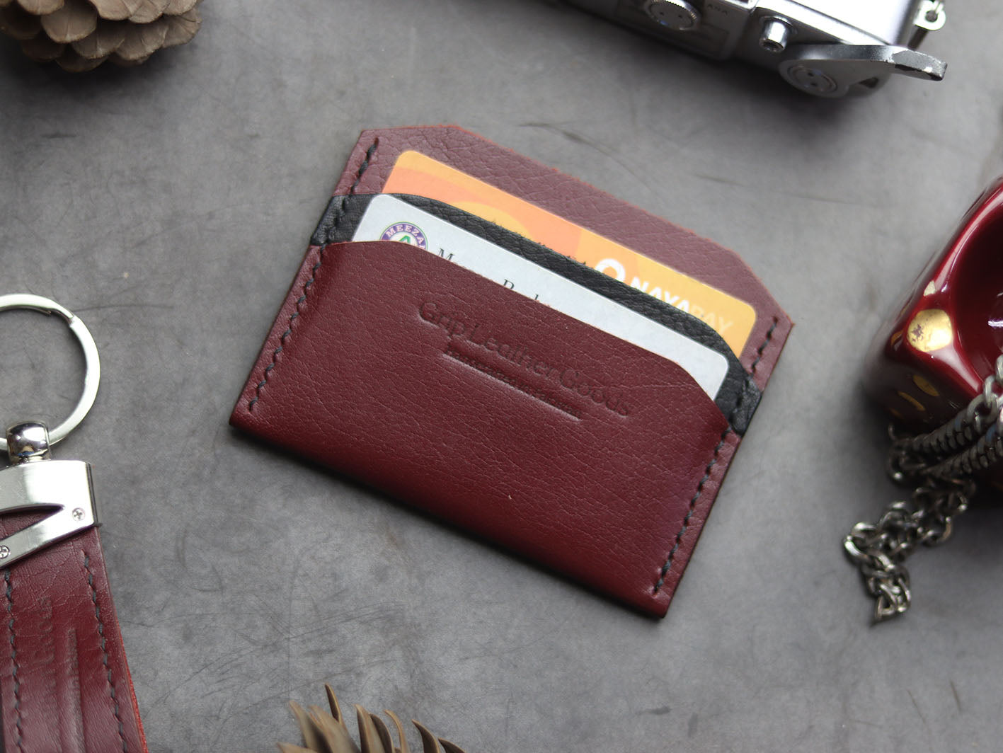 MW-01 MIMIMAL CARD HOLDER MERLOT BURGUNDY - grip