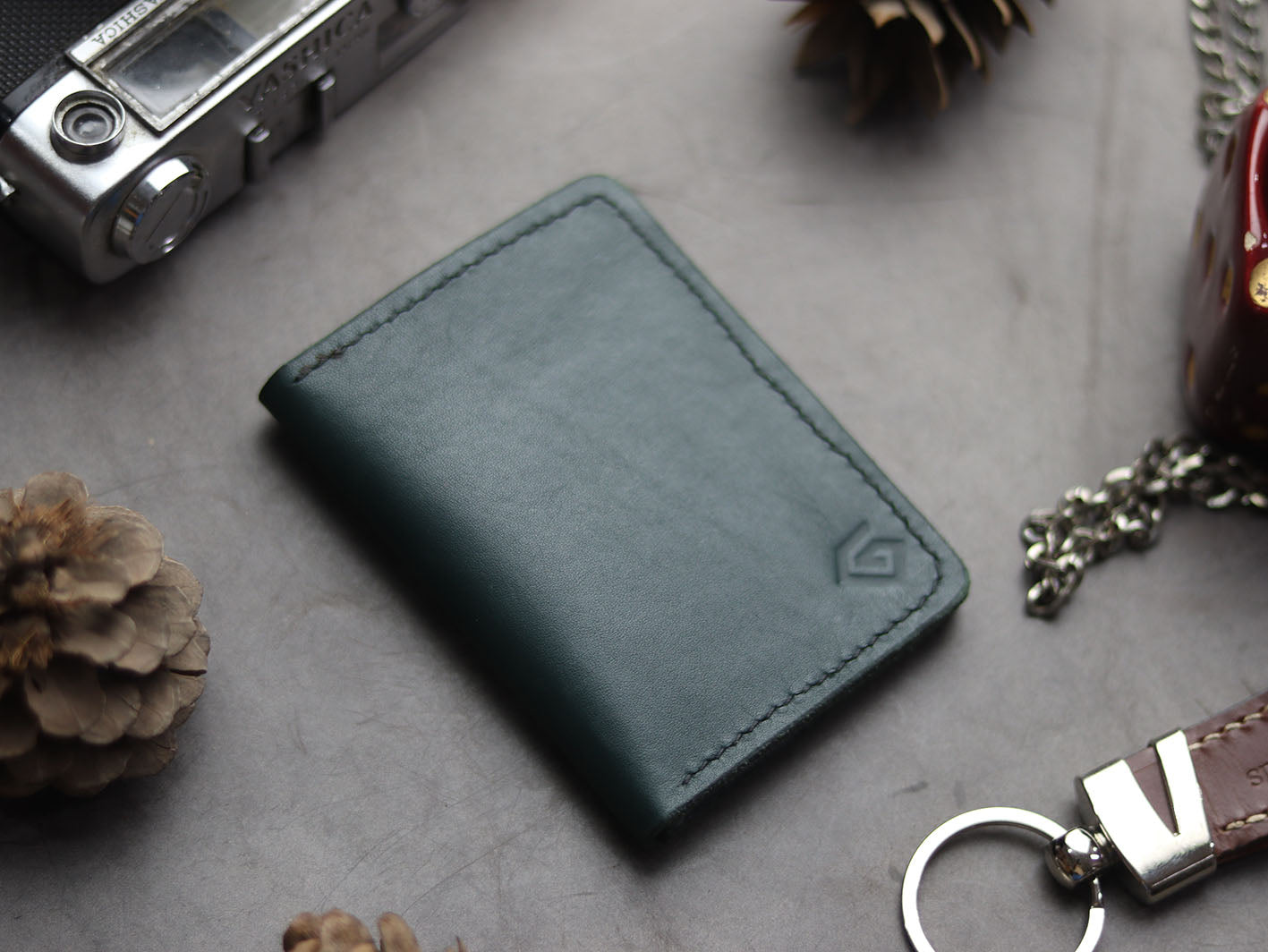 BCH-01 BI-FOLD CARD HOLDER - CARTLETON GREEN - grip