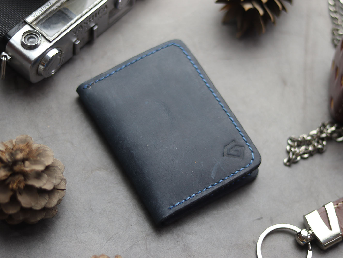 BCH-01 BI-FOLD CARD HOLDER - MIDNIGHT BLUE - grip