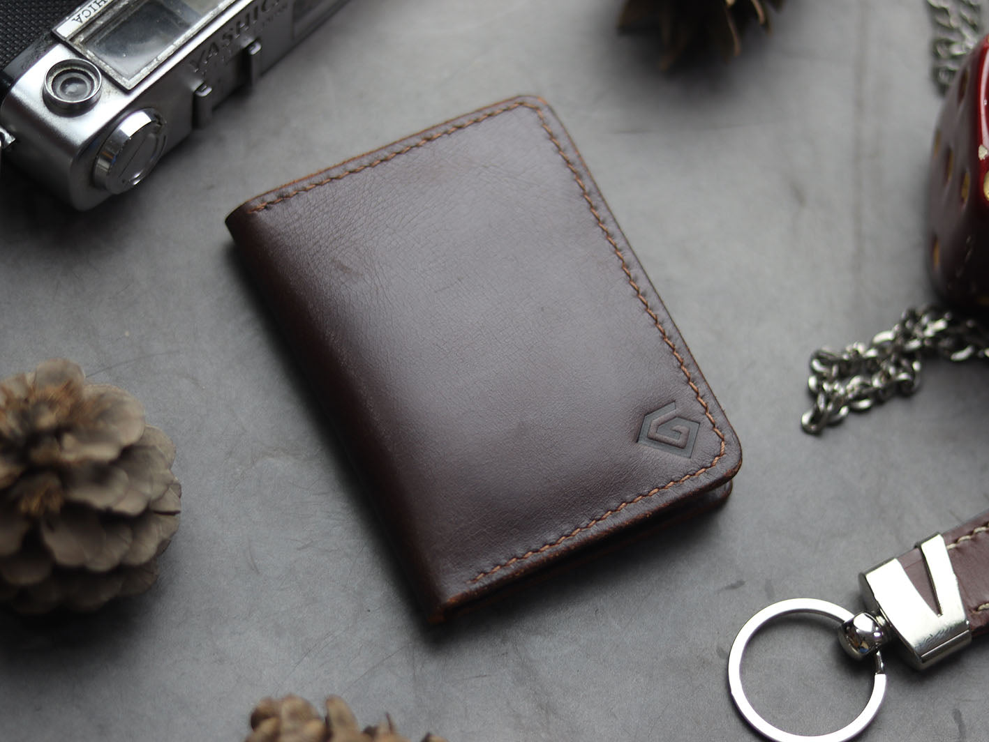 BCH-01 BI-FOLD CARD HOLDER - COGNAC BROWN - grip