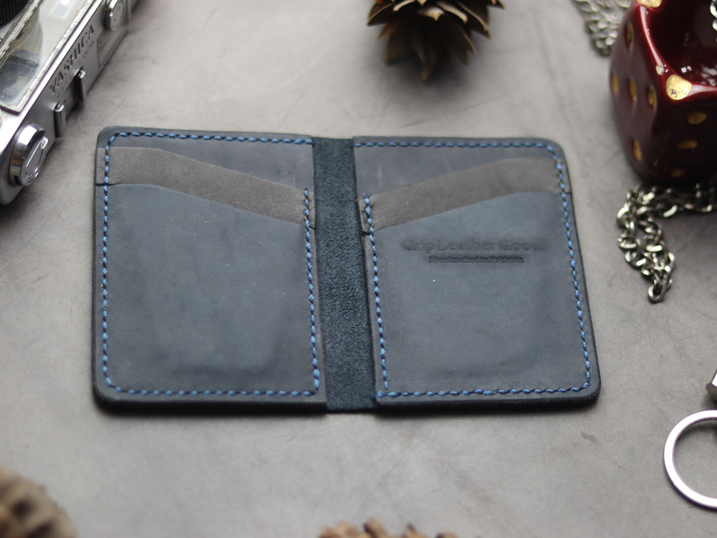 BCH-01 BI-FOLD CARD HOLDER - MIDNIGHT BLUE - grip