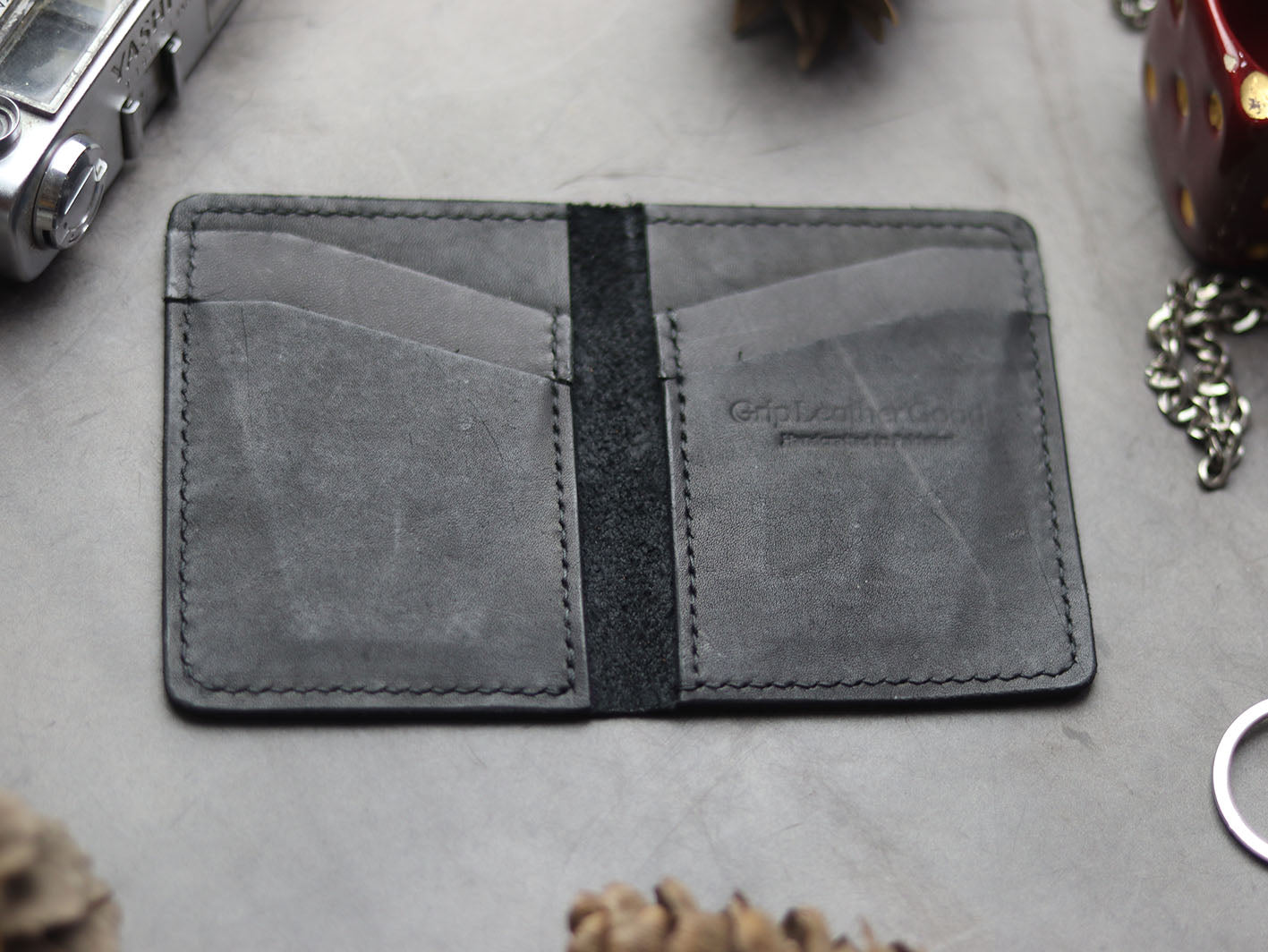 BCH-01 BI-FOLD CARD HOLDER - CHARCOAL BLACK - grip