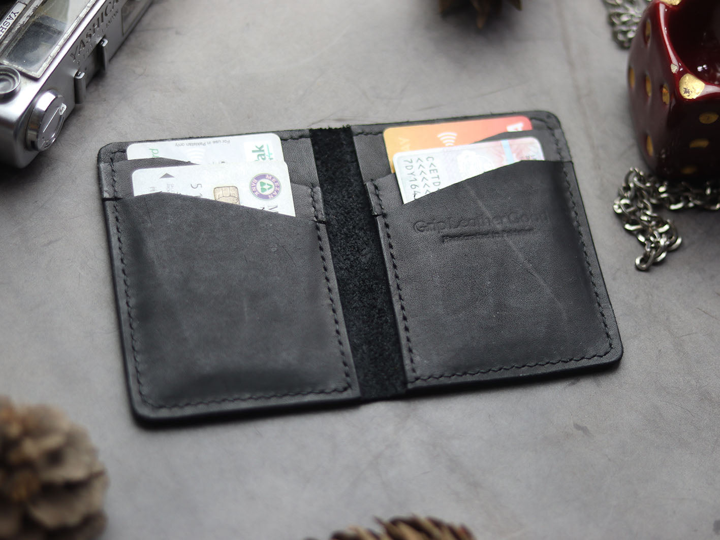 BCH-01 BI-FOLD CARD HOLDER - CHARCOAL BLACK - grip