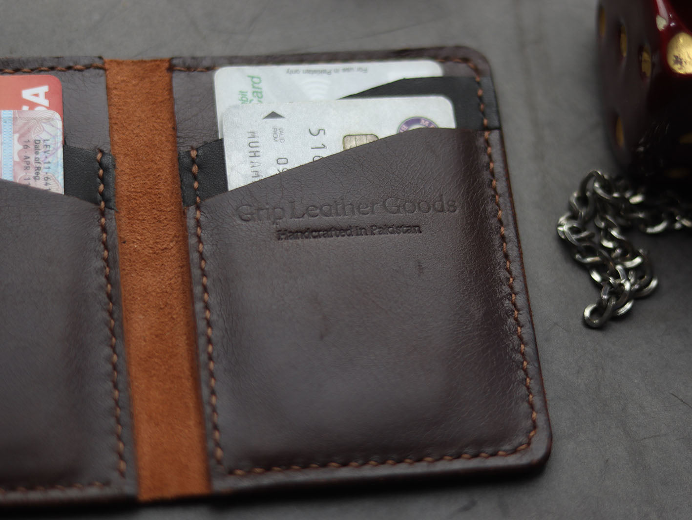 BCH-01 BI-FOLD CARD HOLDER - COGNAC BROWN - grip