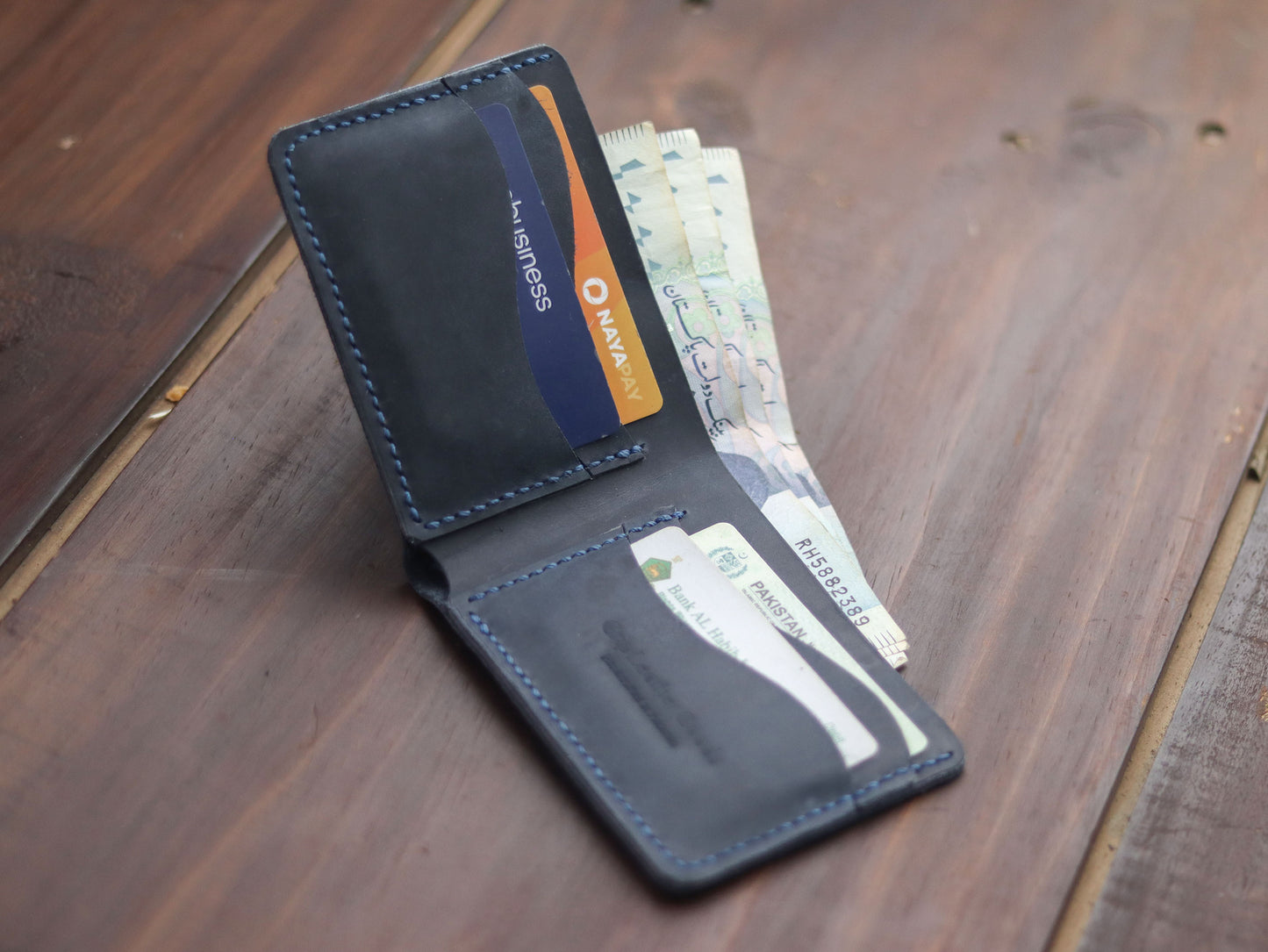 "WAVER" LEATHER BI-FOLD WALLET - MIDNIGHT BLUE - grip