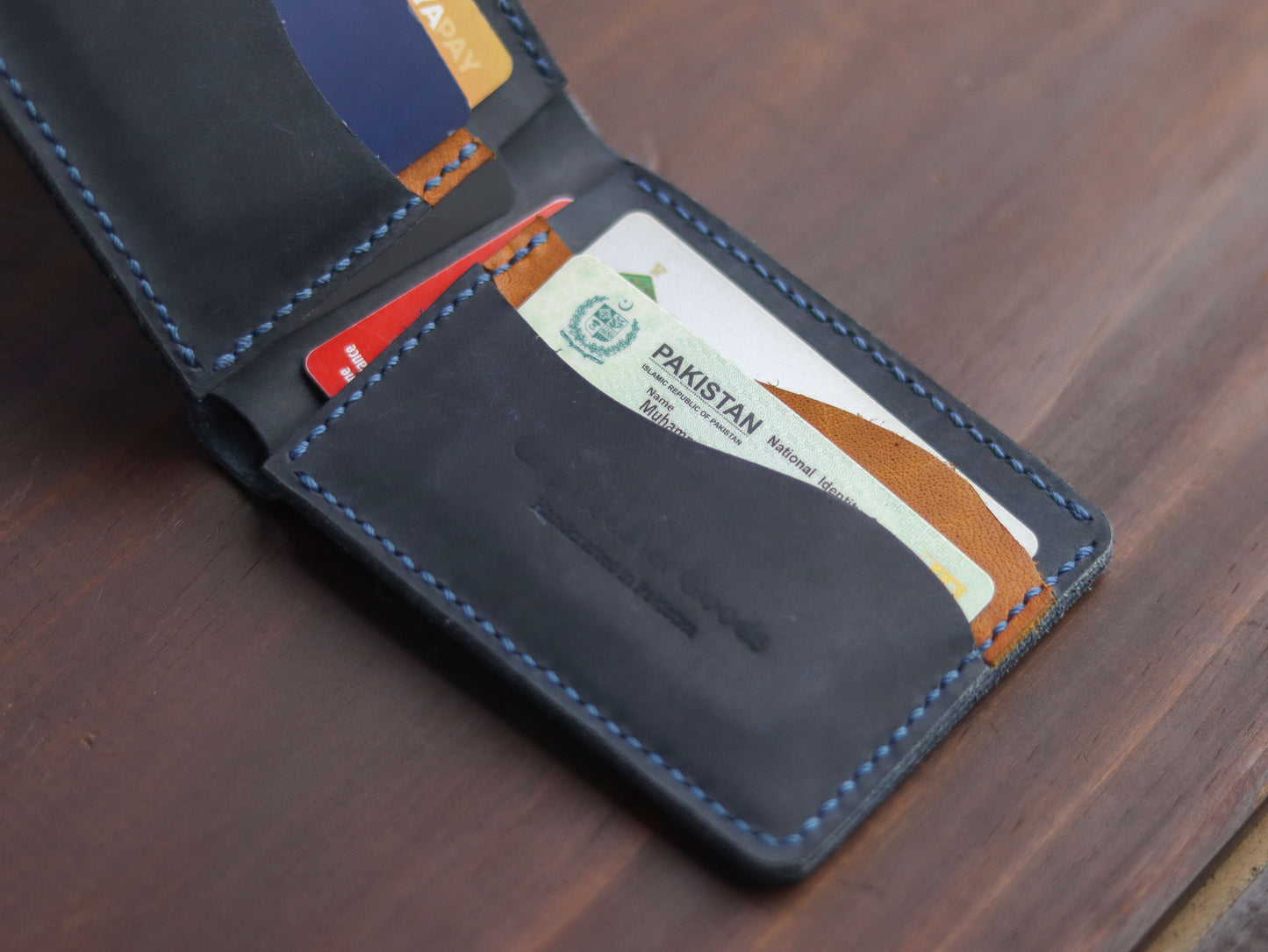 "WAVER" LEATHER BI-FOLD WALLET - MIDNIGHT BLUE - grip