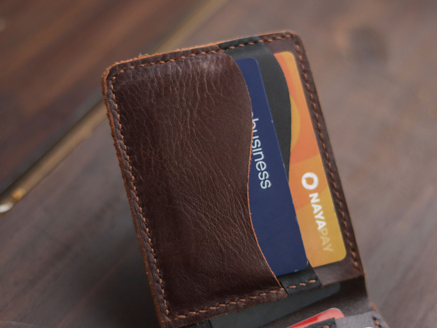 "WAVER" LEATHER BI-FOLD WALLET - COGNAC BROWN - grip