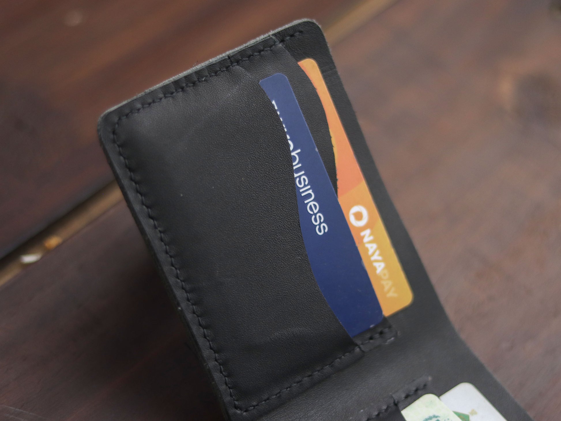 "WAVER" LEATHER BI-FOLD WALLET - BLACK - grip