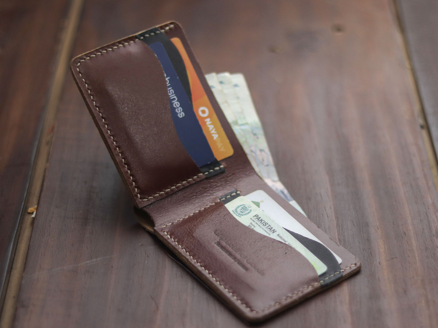 "WAVER" LEATHER BI-FOLD WALLET - WHISKY BROWN - grip