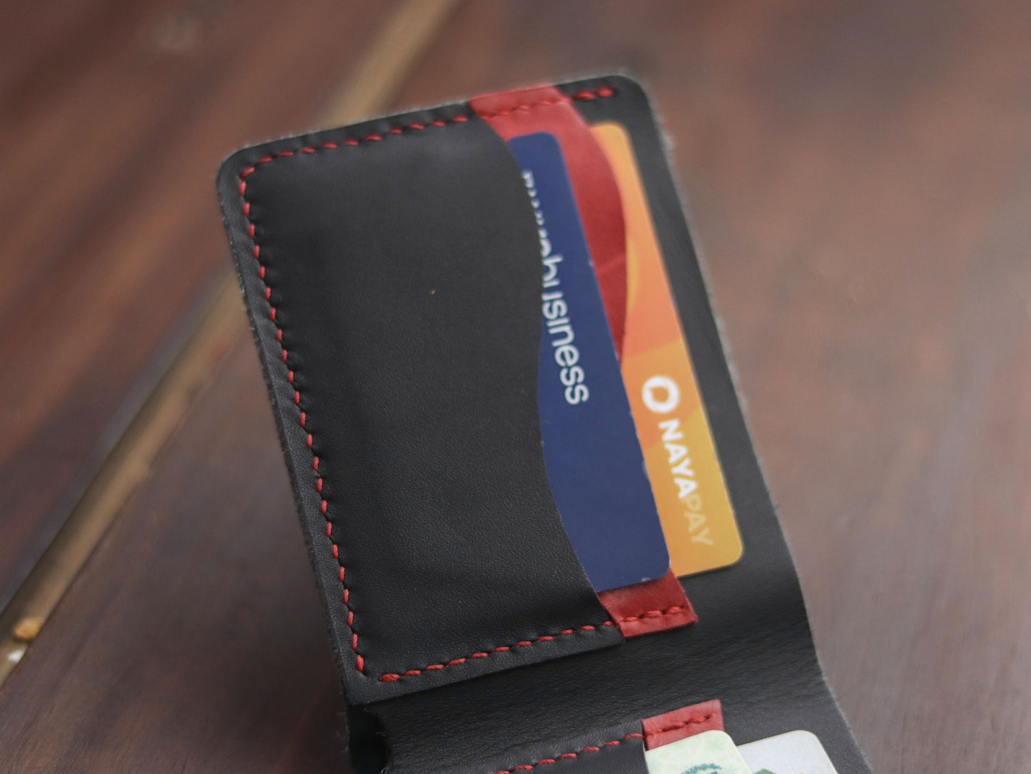 "WAVER" LEATHER BI-FOLD WALLET - BALCK & RED - grip