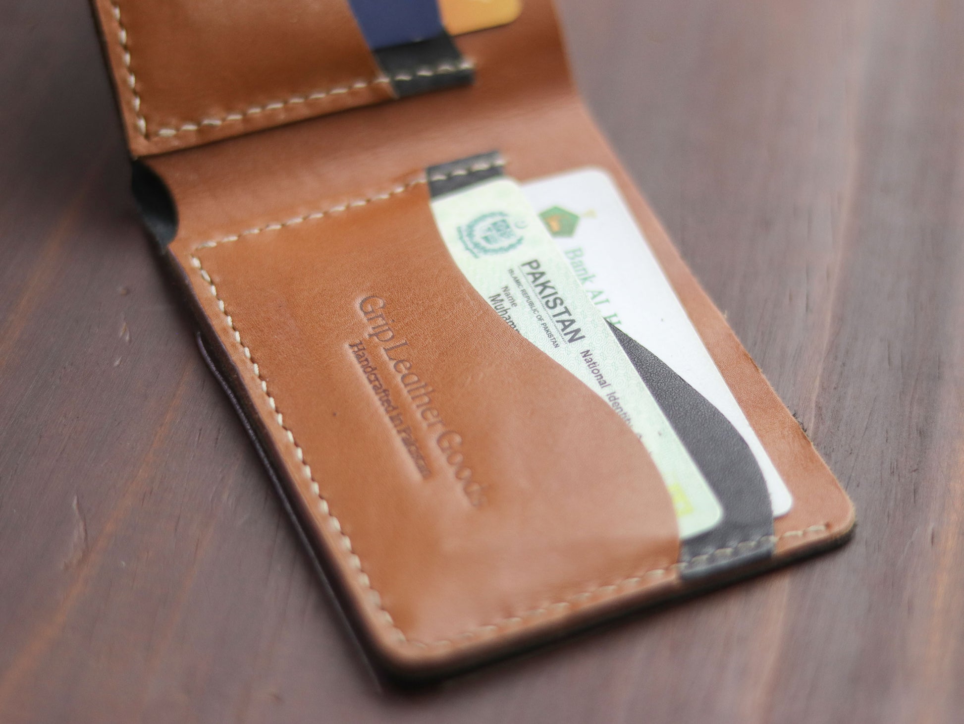 "WAVER" LEATHER BI-FOLD WALLET - TAN BROWN & BLACK - grip