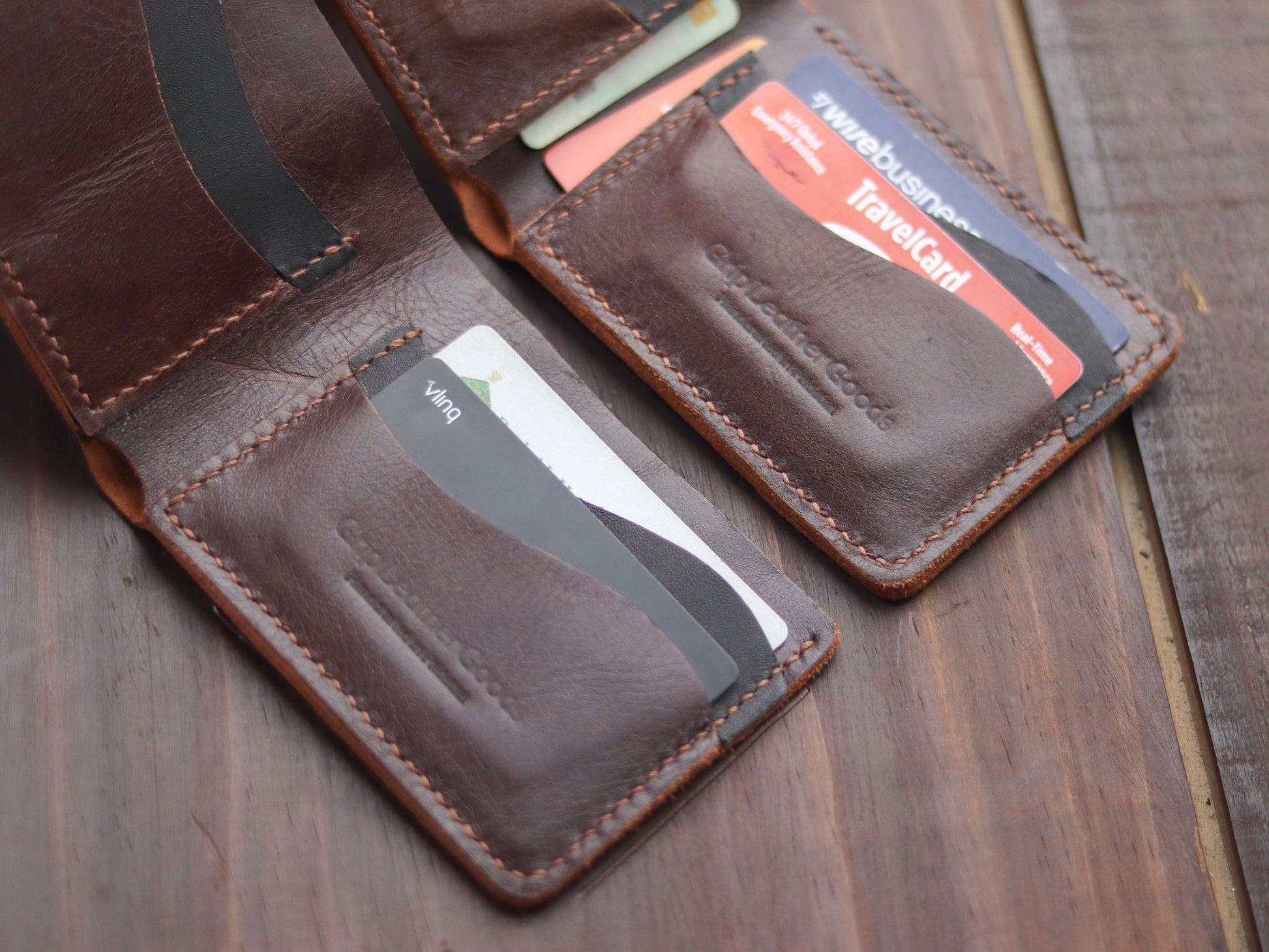 "WAVER" LEATHER BI-FOLD WALLET - COGNAC BROWN - grip