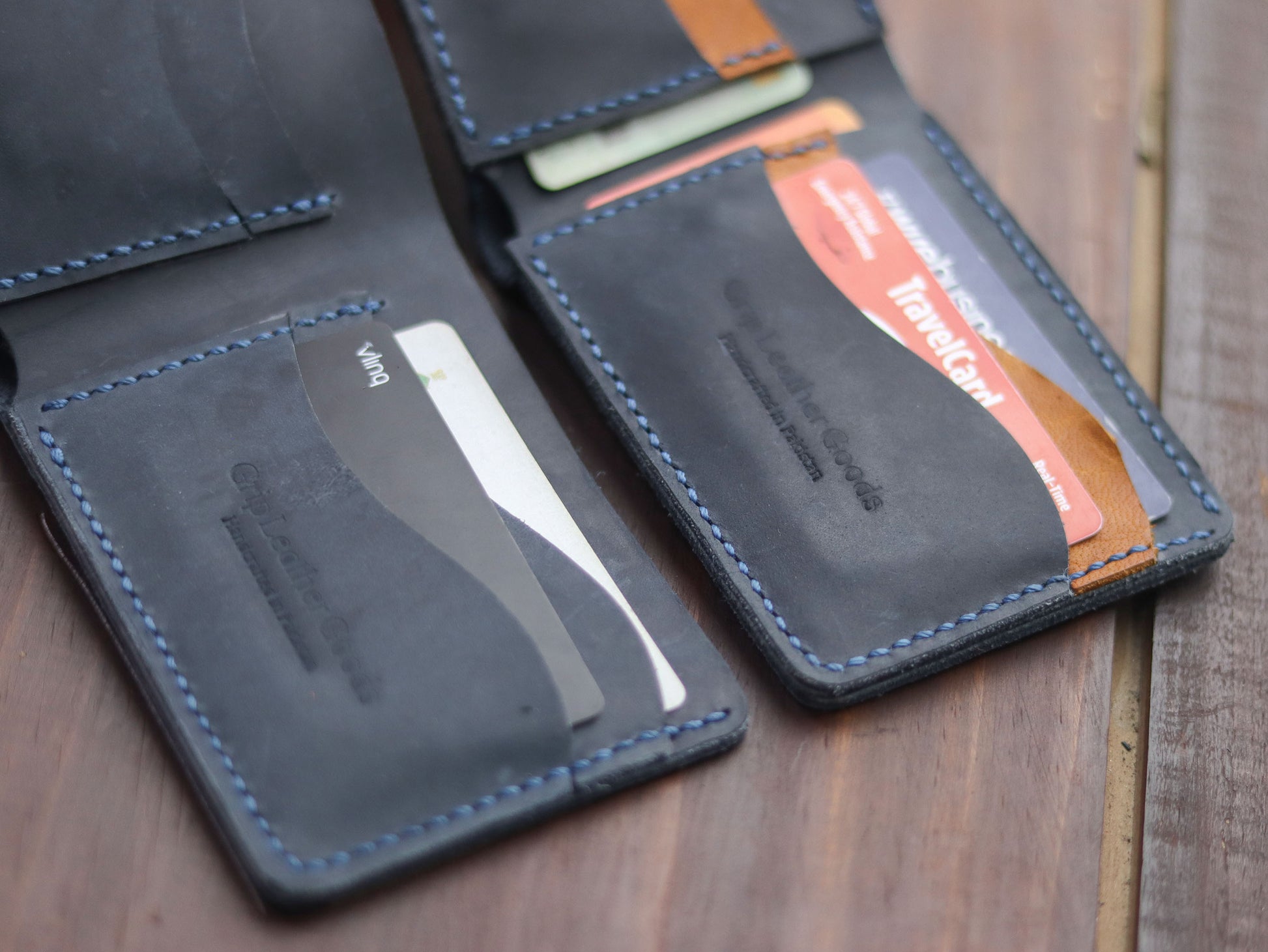 "WAVER" LEATHER BI-FOLD WALLET - MIDNIGHT BLUE - grip