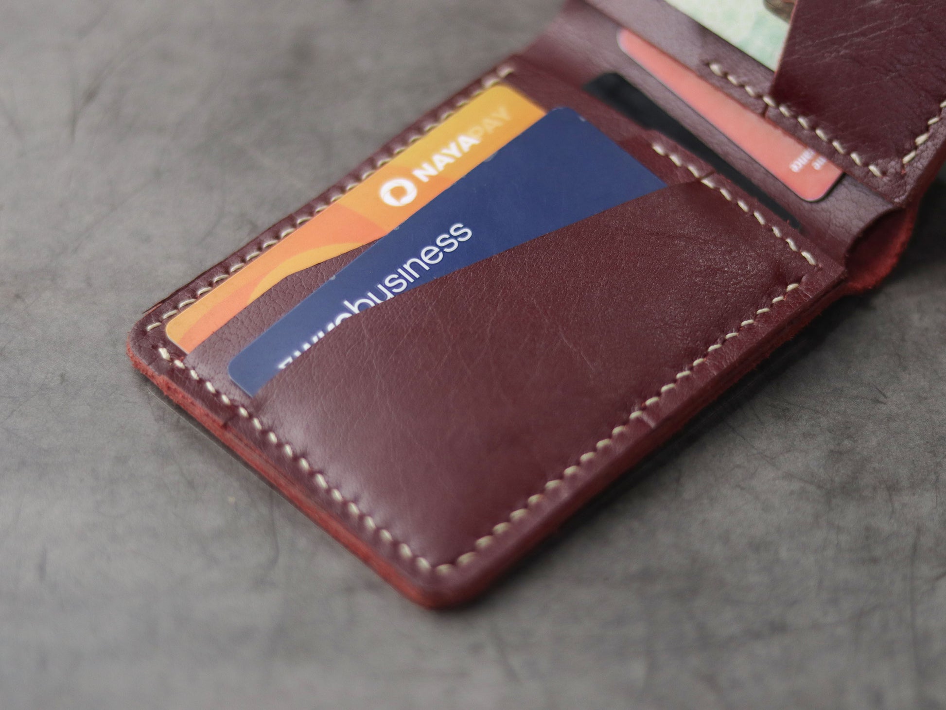 "WALDOR" BI-FOLD LEATHER WALLET - MERLOT BURGUNDY - grip