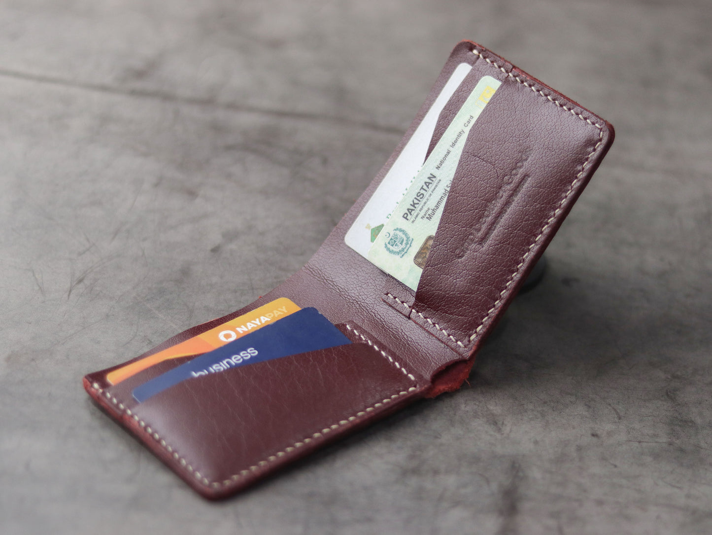 "WALDOR" BI-FOLD LEATHER WALLET - MERLOT BURGUNDY - grip