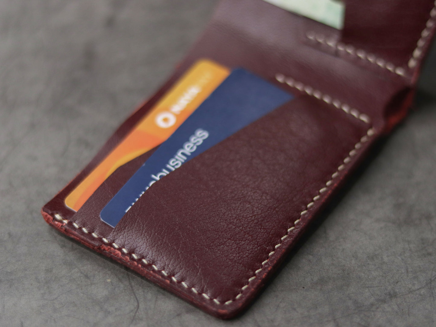 "WALDOR" BI-FOLD LEATHER WALLET - MERLOT BURGUNDY - grip