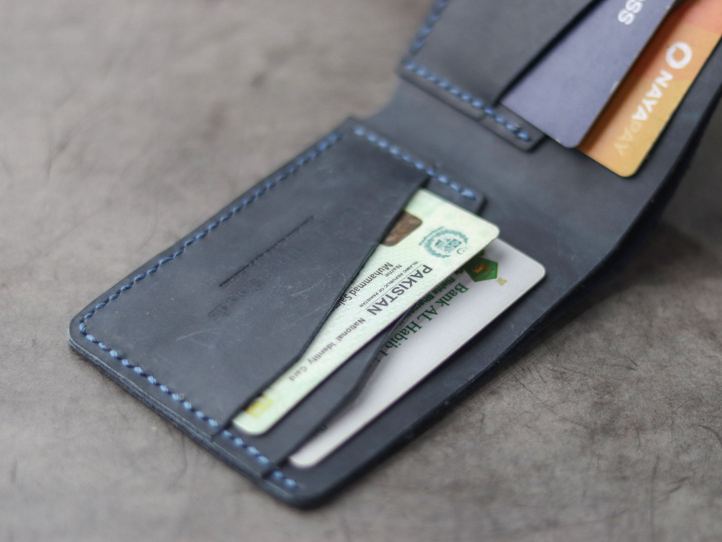 "WALDOR" BI-FOLD LEATHER WALLET - MIDNIGHT BLUE - grip