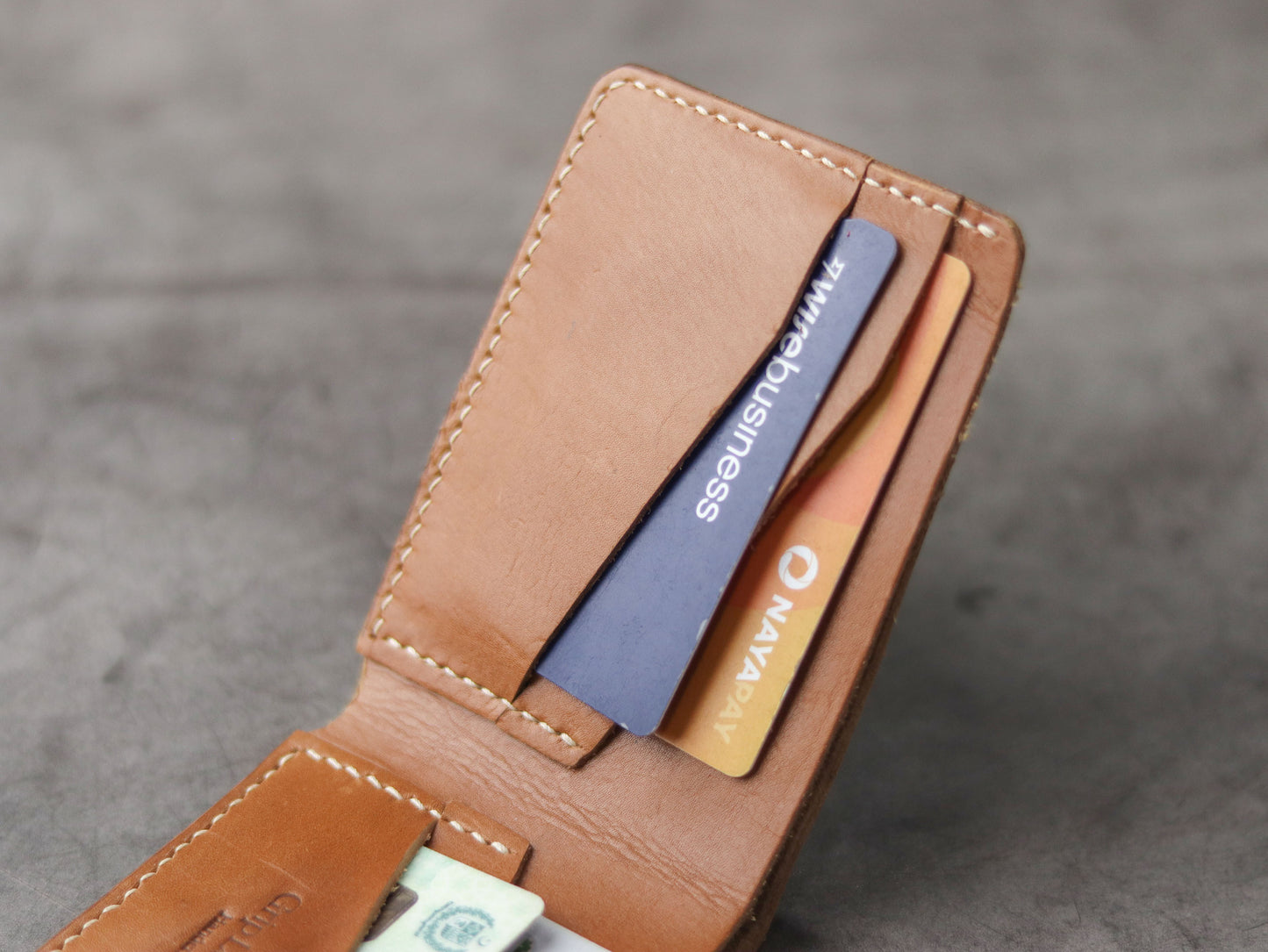 "WALDOR" BI-FOLD LEATHER WALLET - TAN BROWN - grip